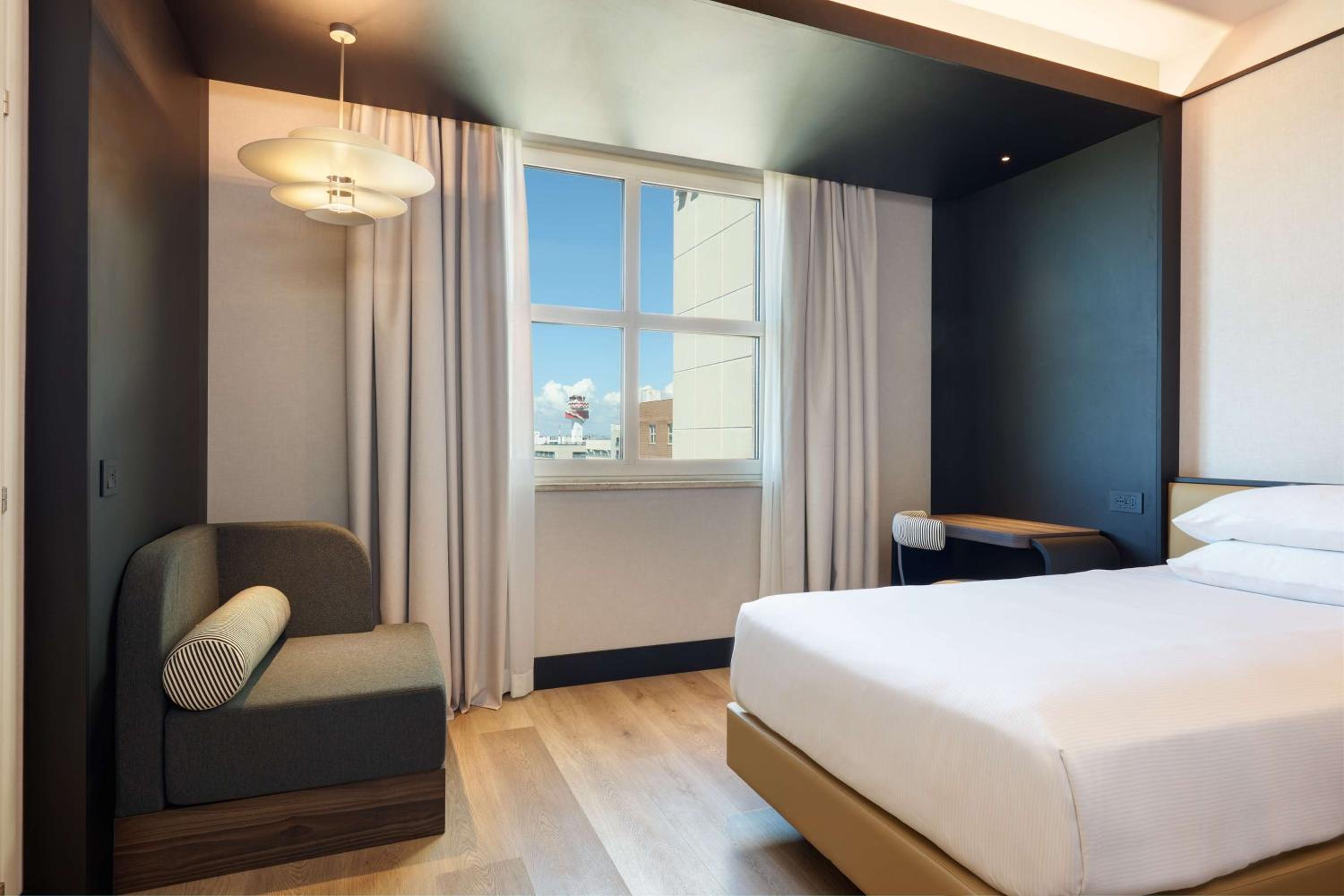 Deluxe Twin Room - Photo 3