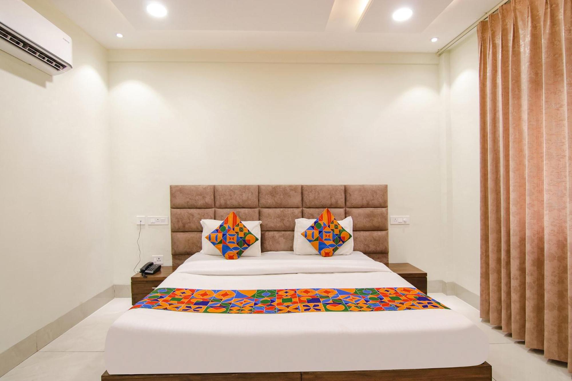 Executive Suite - Photo 2