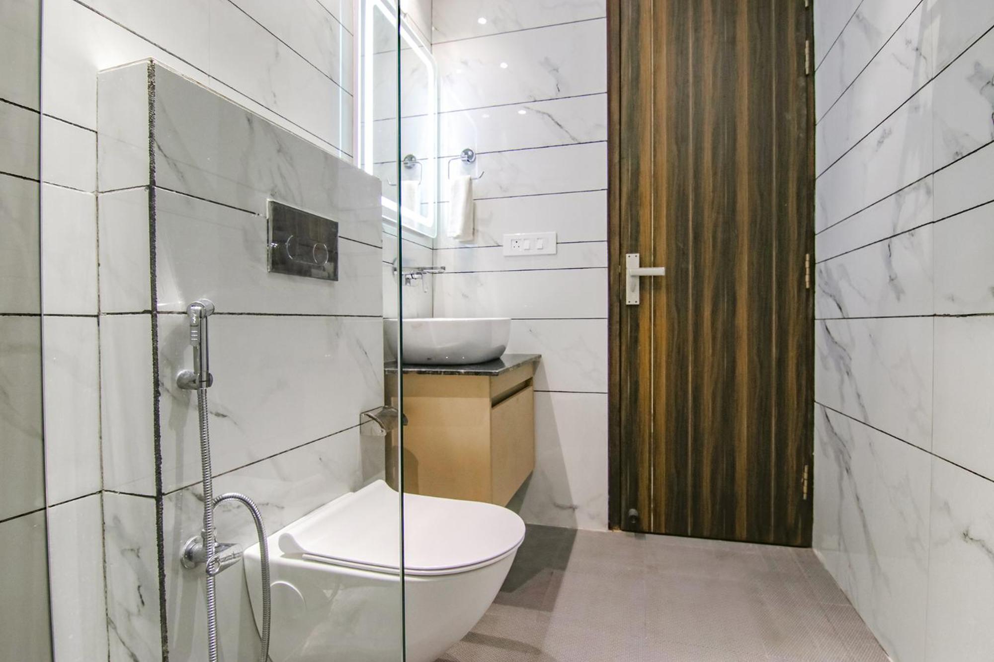 Executive Suite - Photo 4