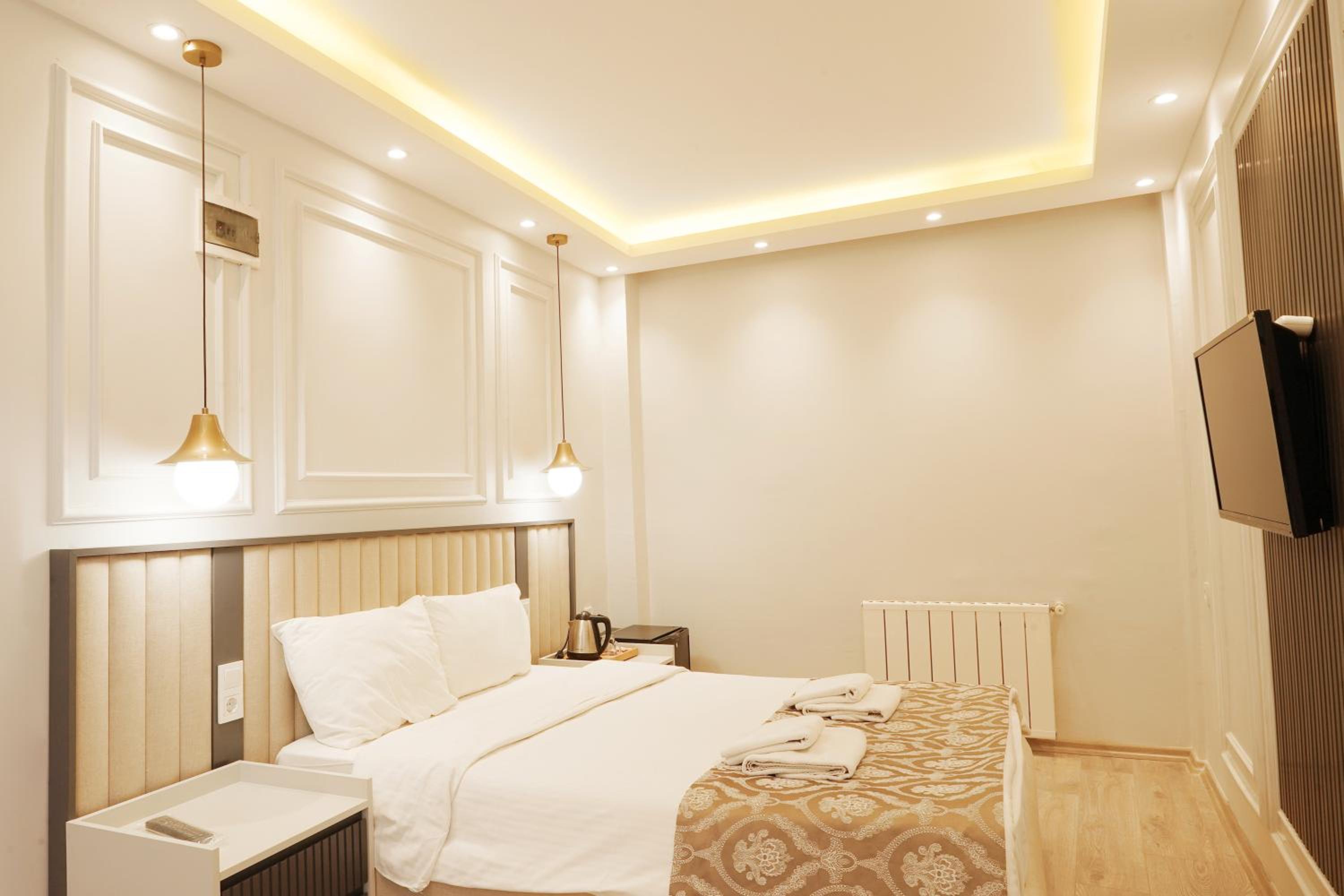 Deluxe Family Room photo 1