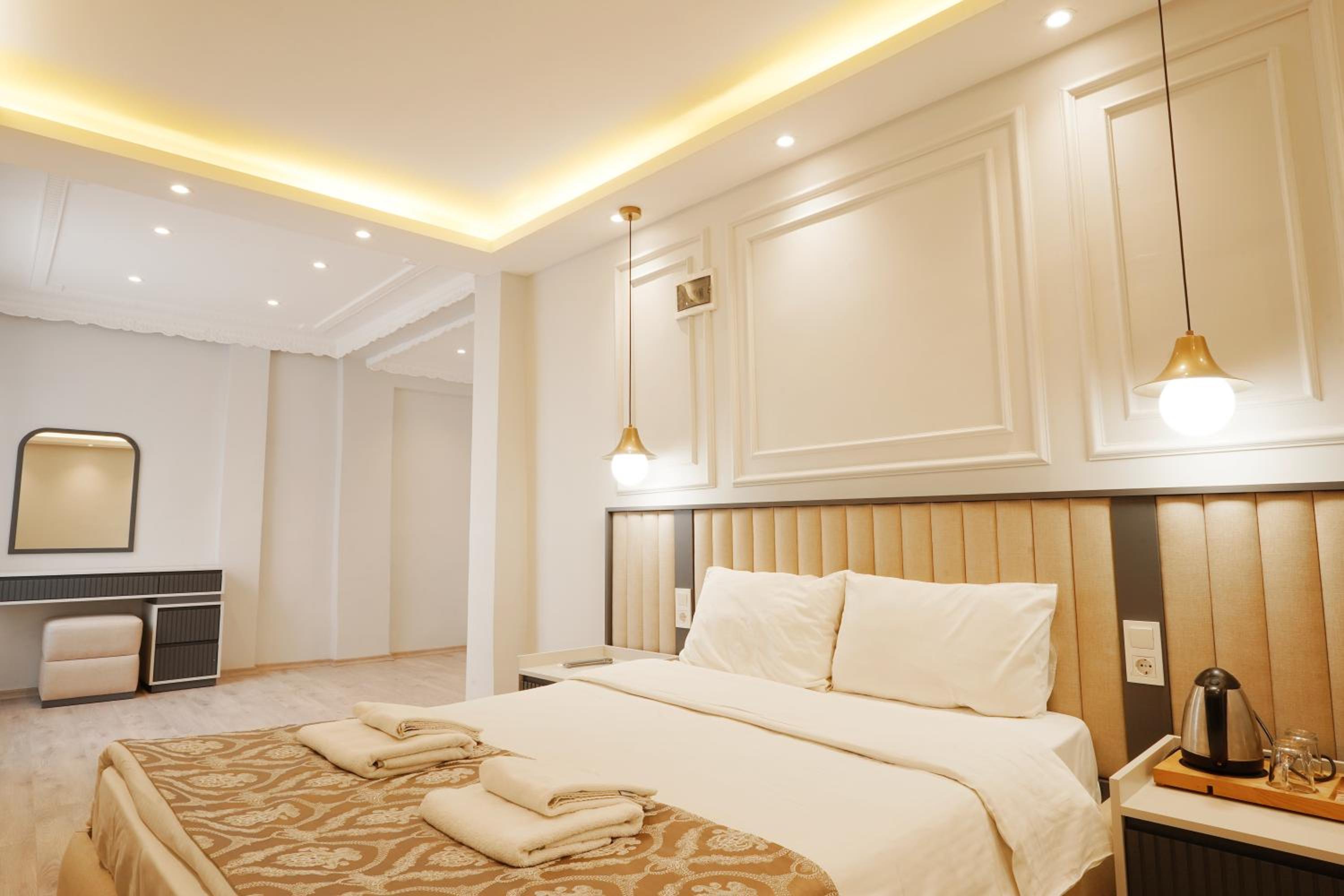 Deluxe Family Room photo 3