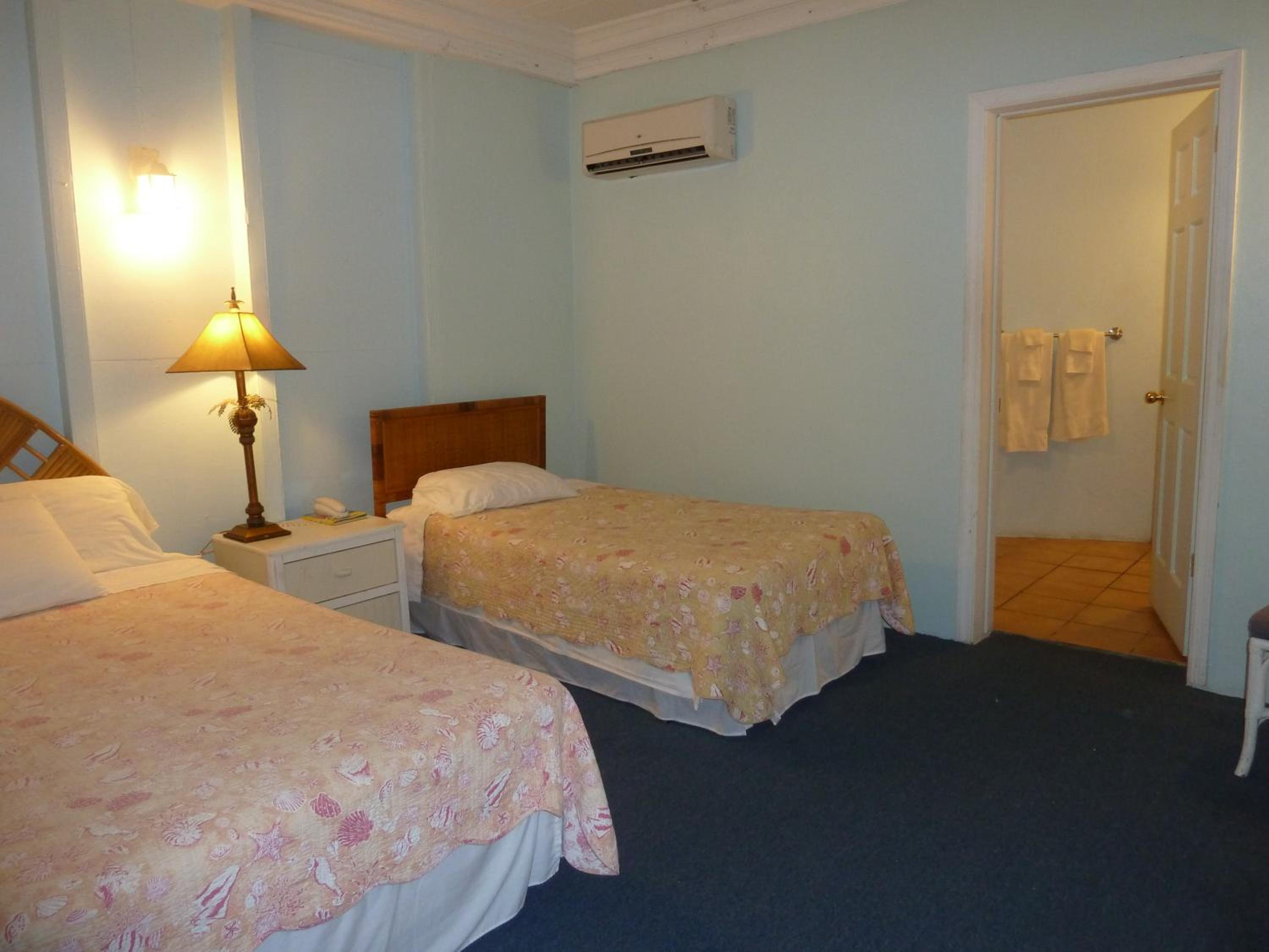 Queen and Twin Room  photo 1