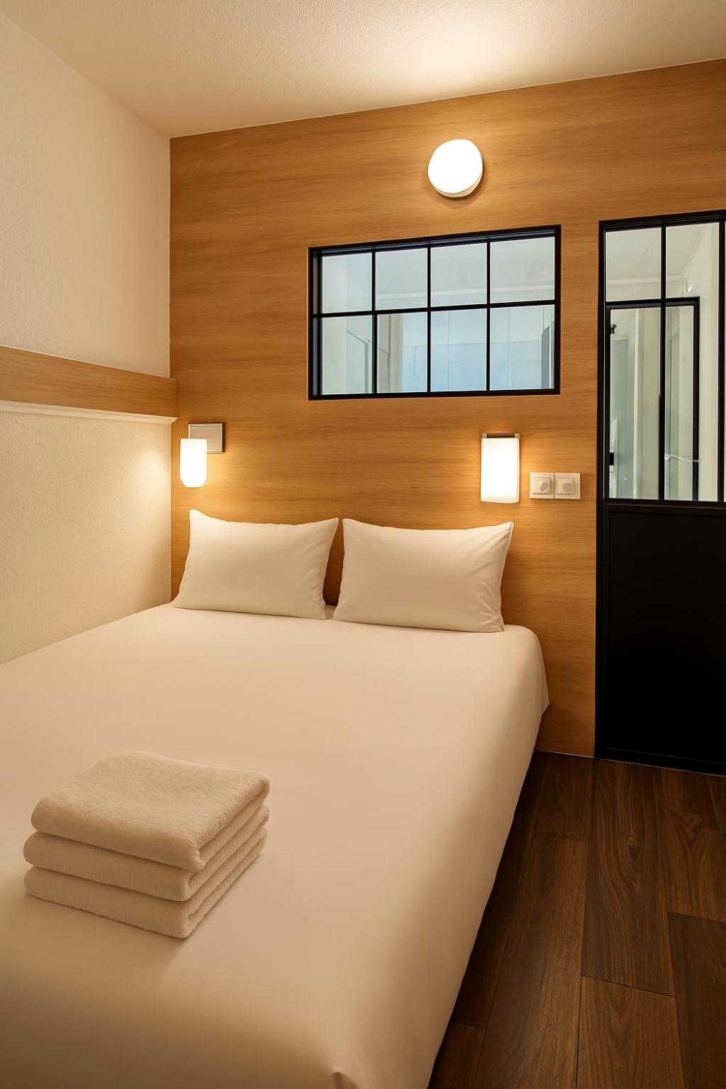 Double Room with Private Bathroom - Photo 1
