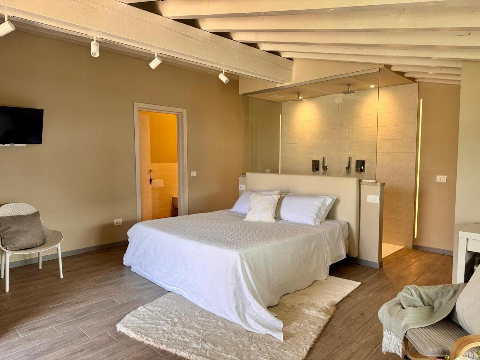 Suite with Lake View