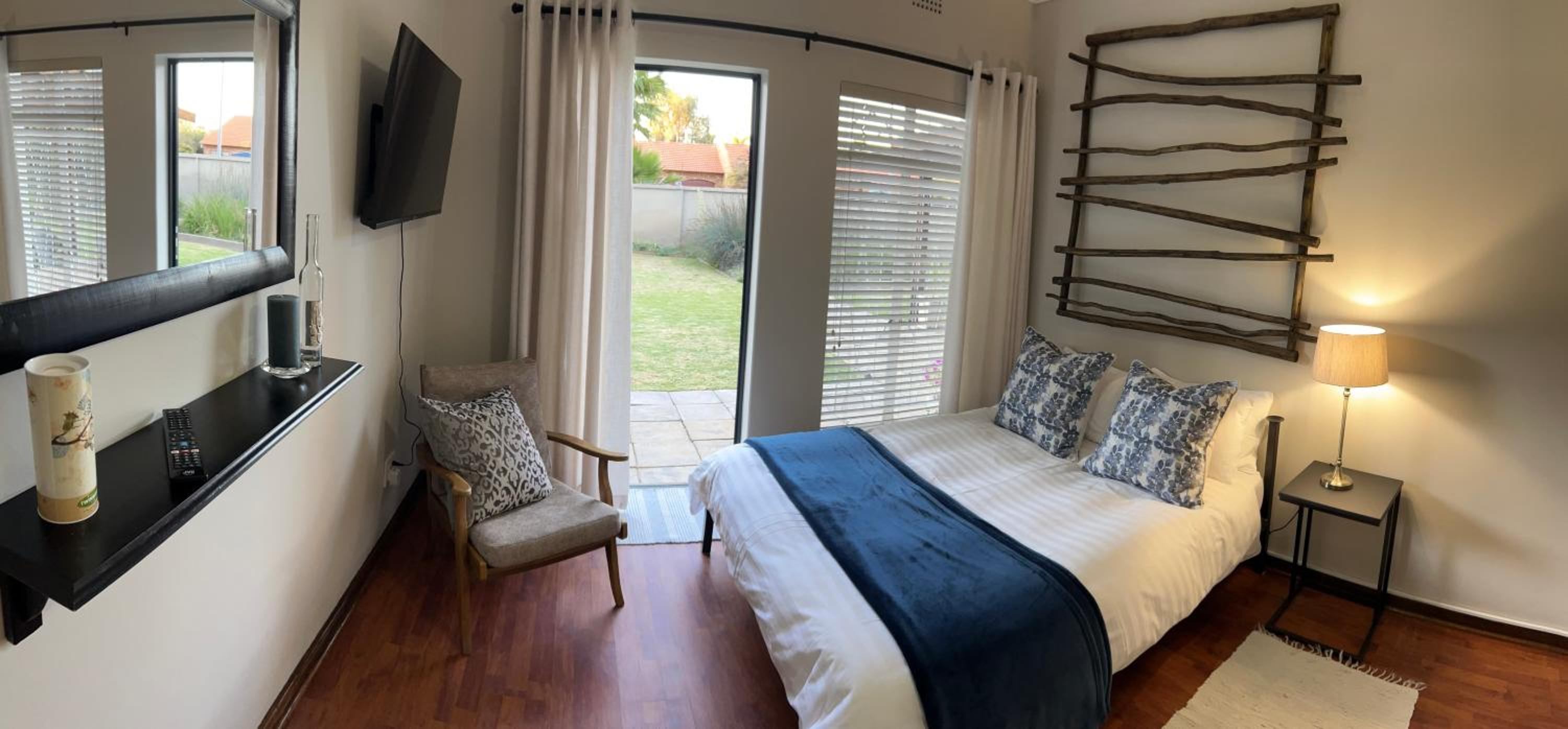 Double Room with Garden View - Photo 9