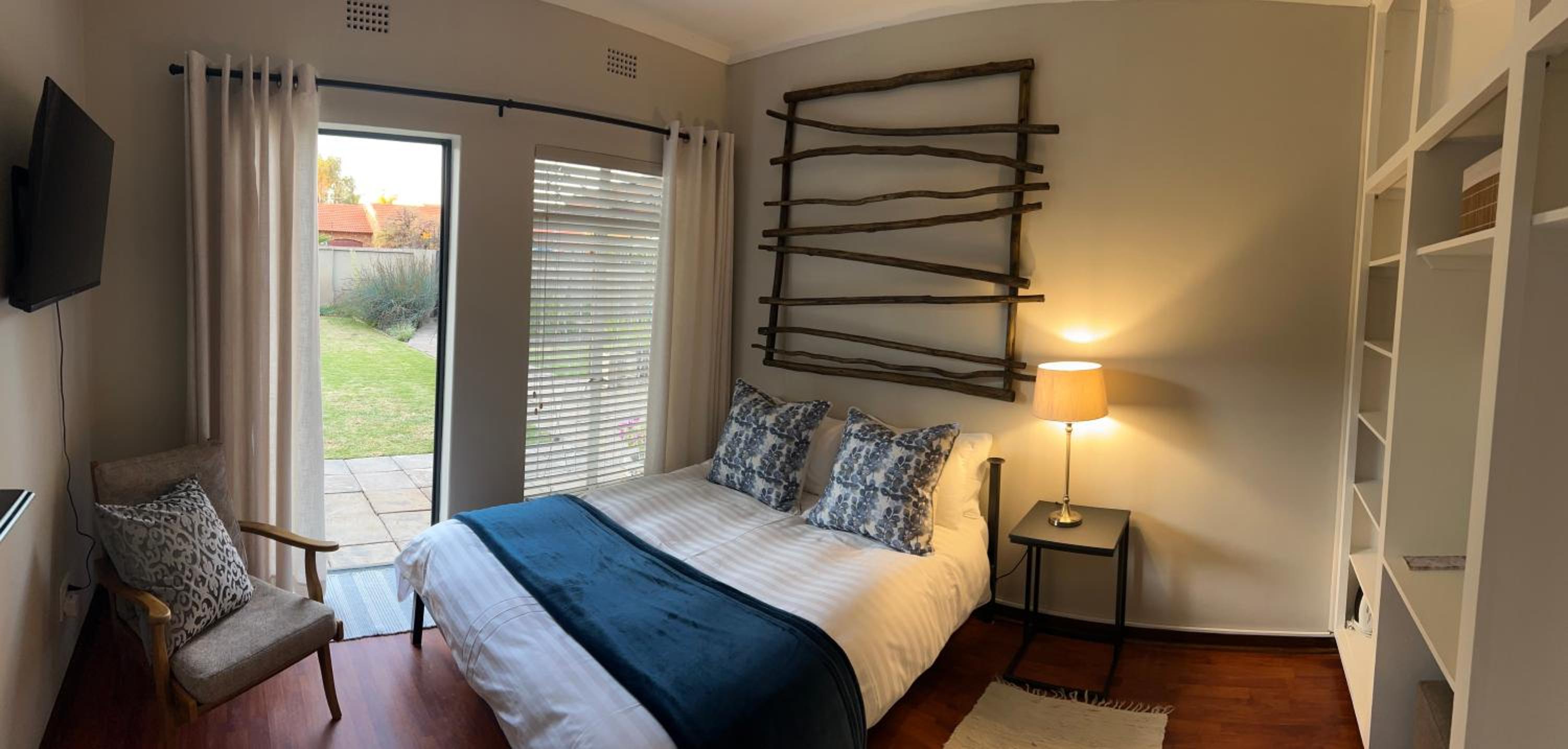 Double Room with Garden View - Photo 3