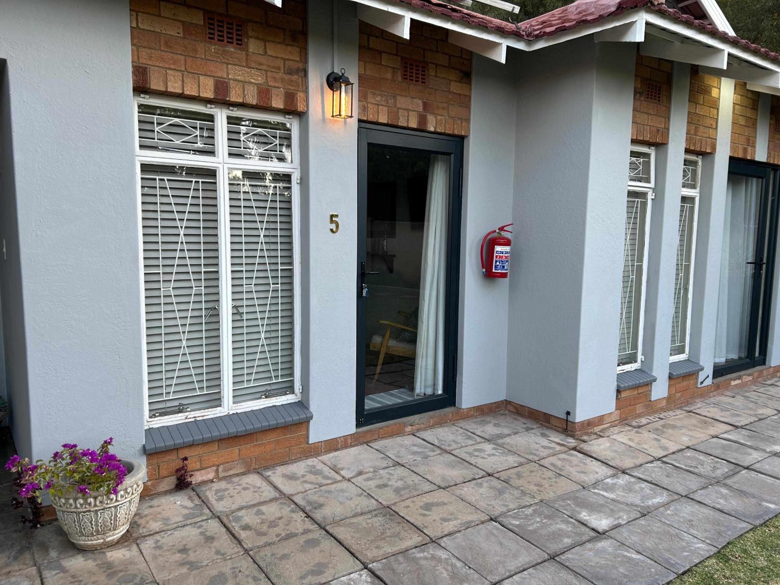 Double Room with Garden View - Photo 4