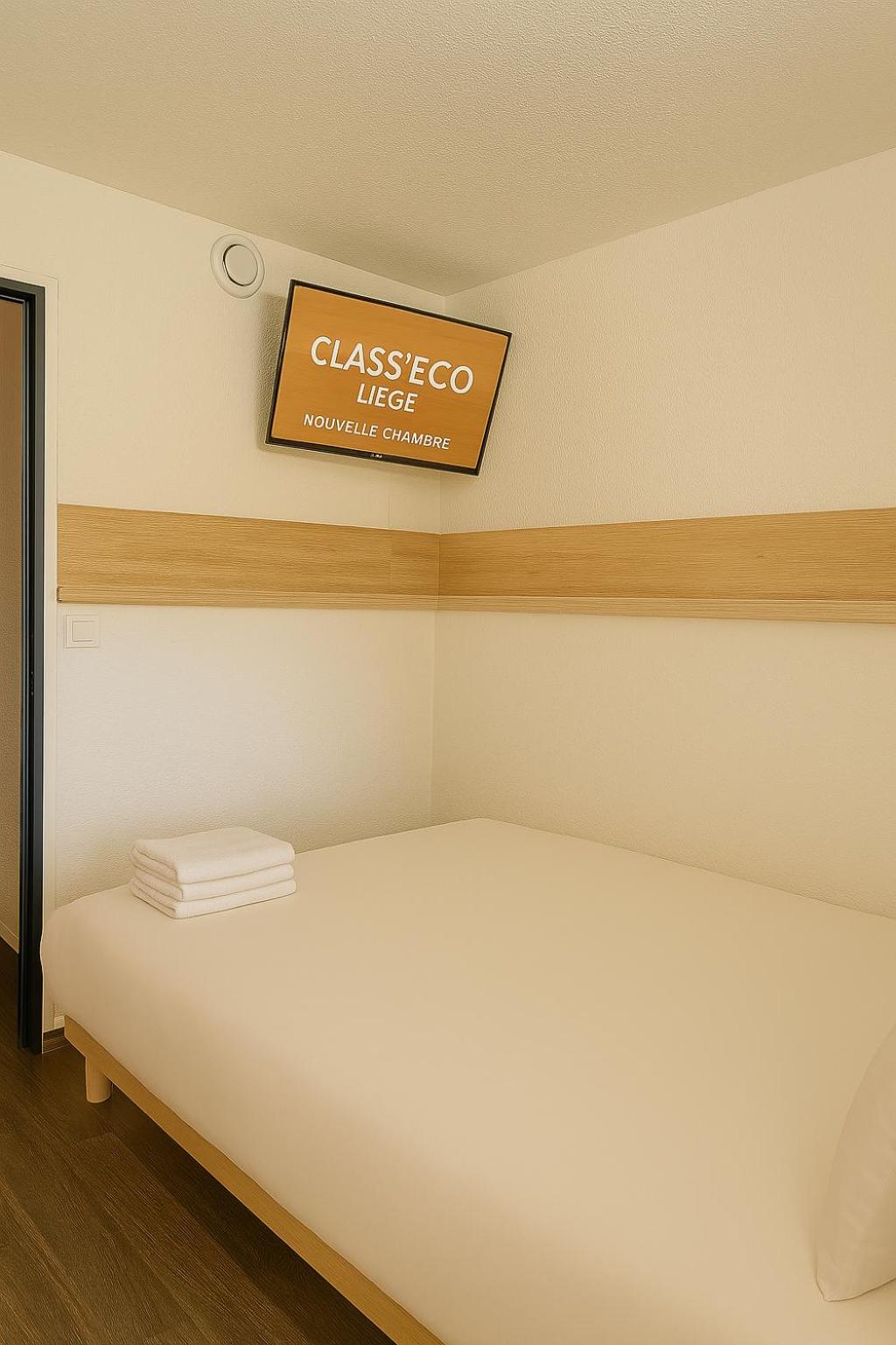 Double Room with Private Bathroom - Photo 4