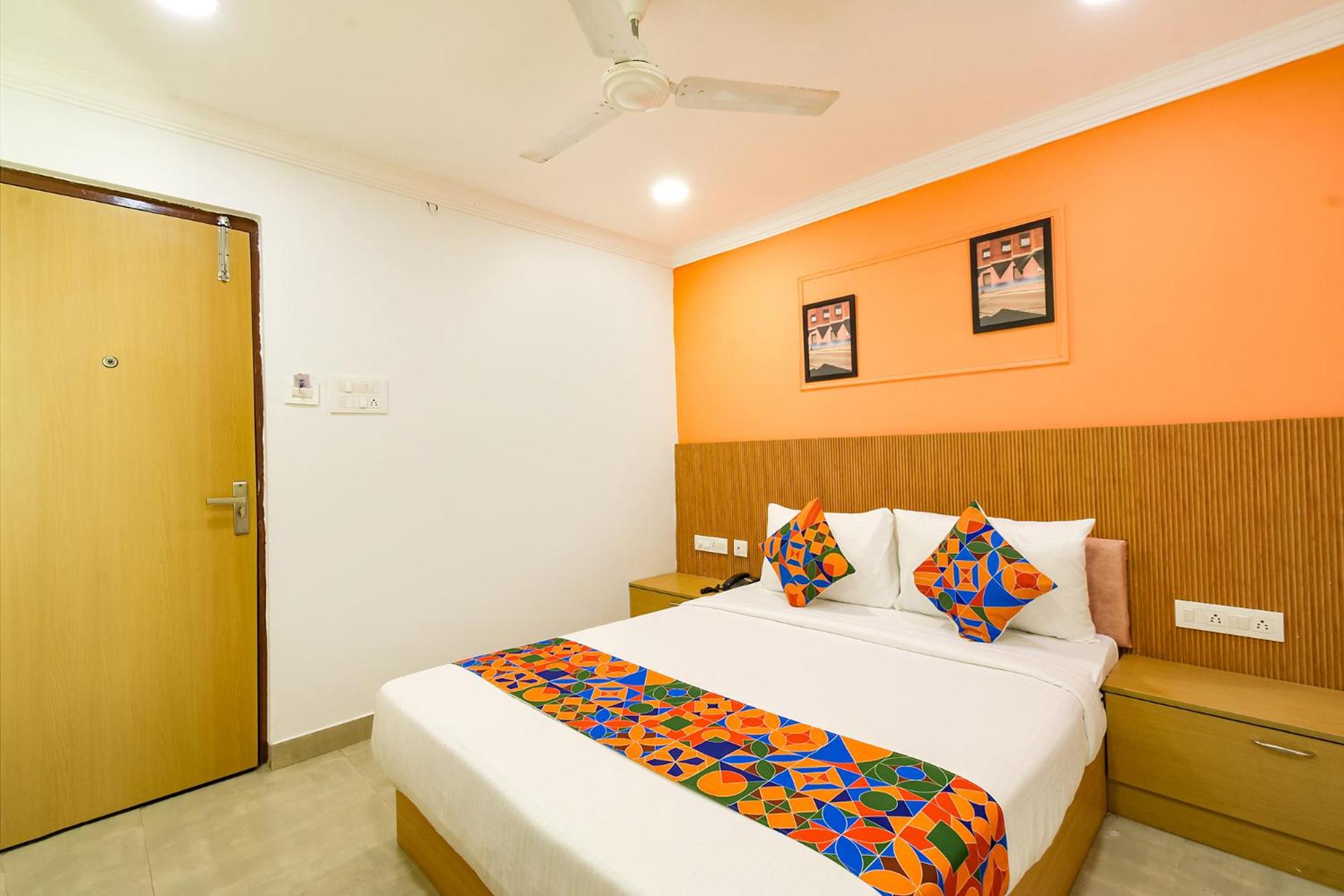 Deluxe Room - Photo 2