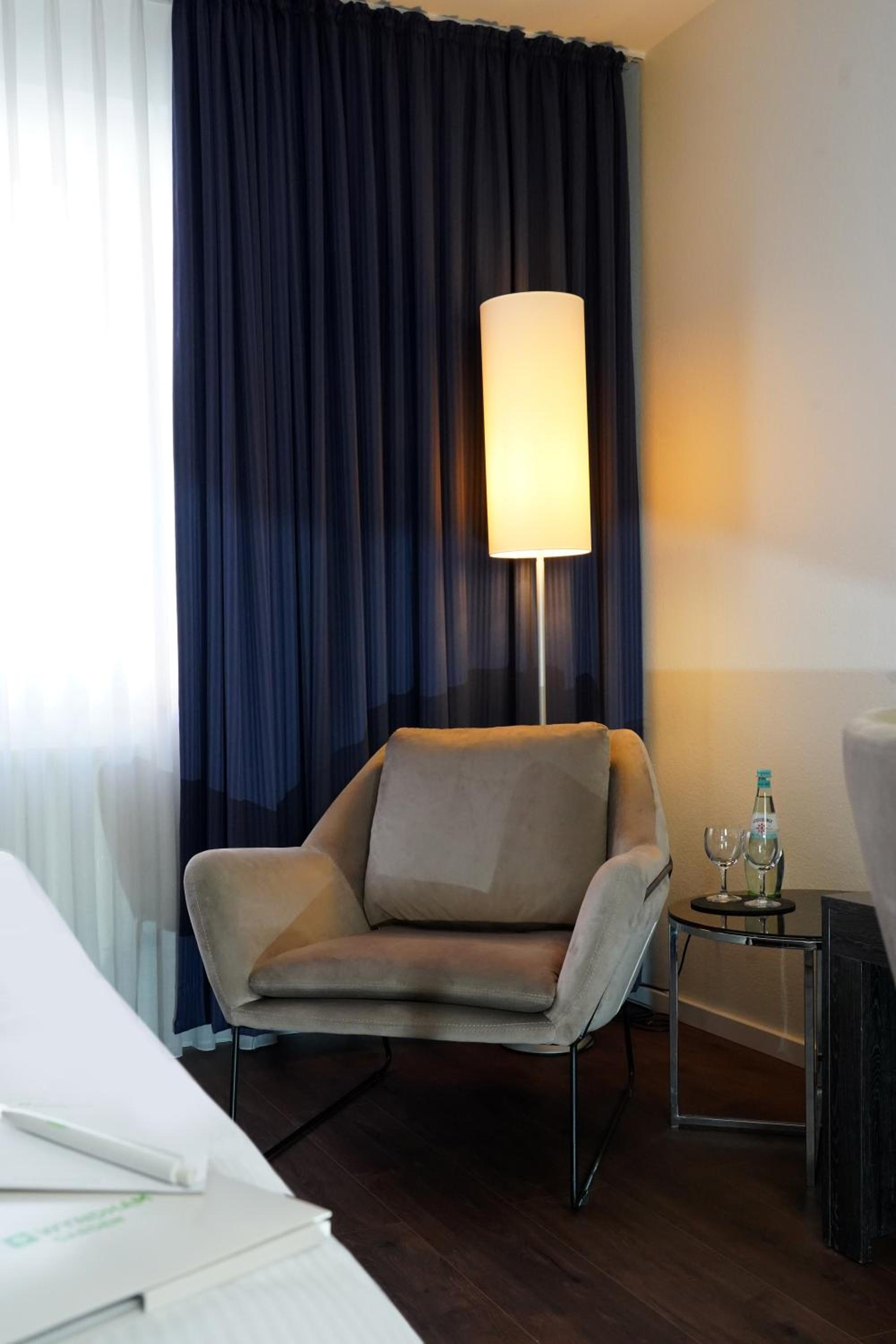 Standard Double or Twin Room - Photo 4