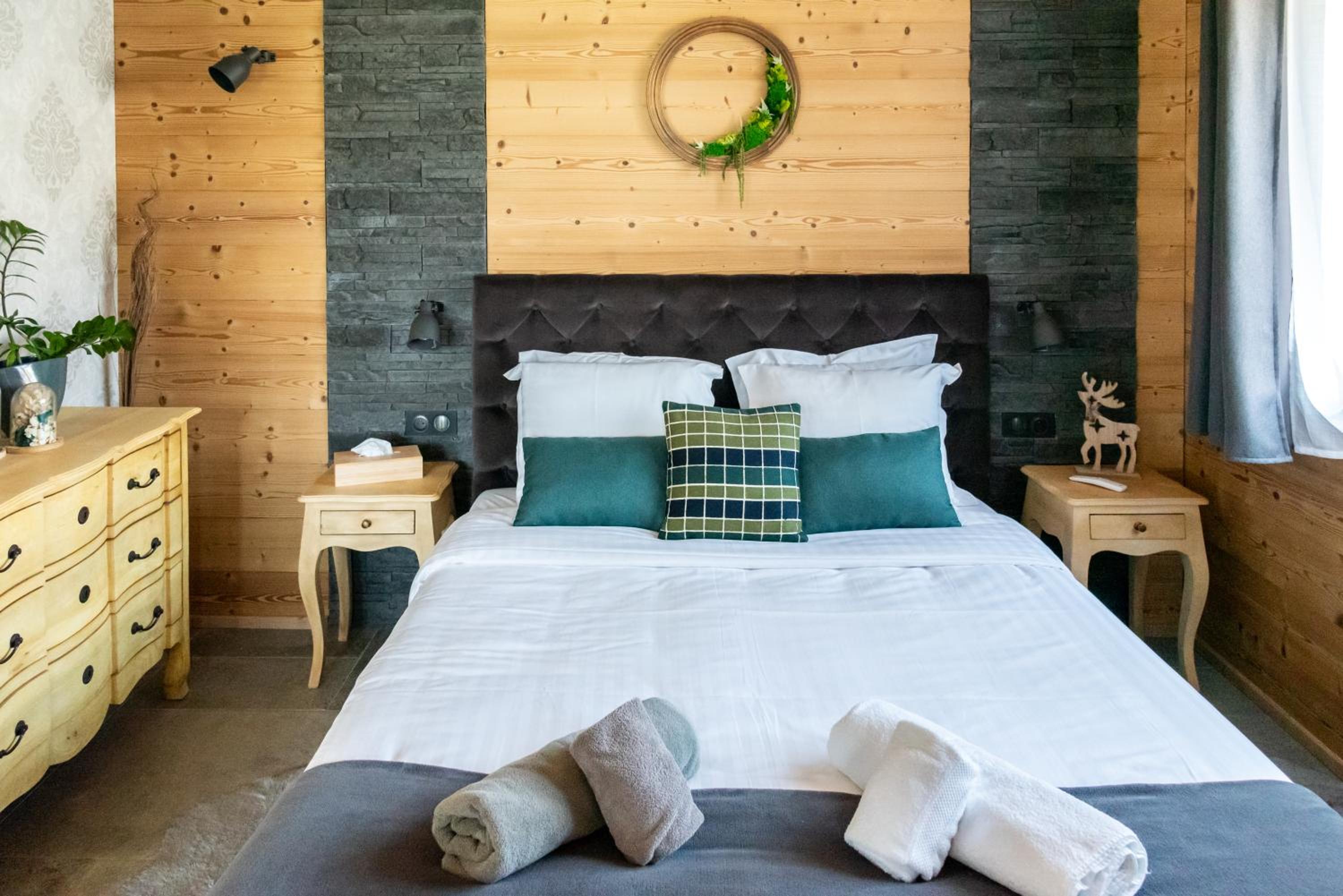 One-Bedroom Apartment - Chalet Chic photo 1