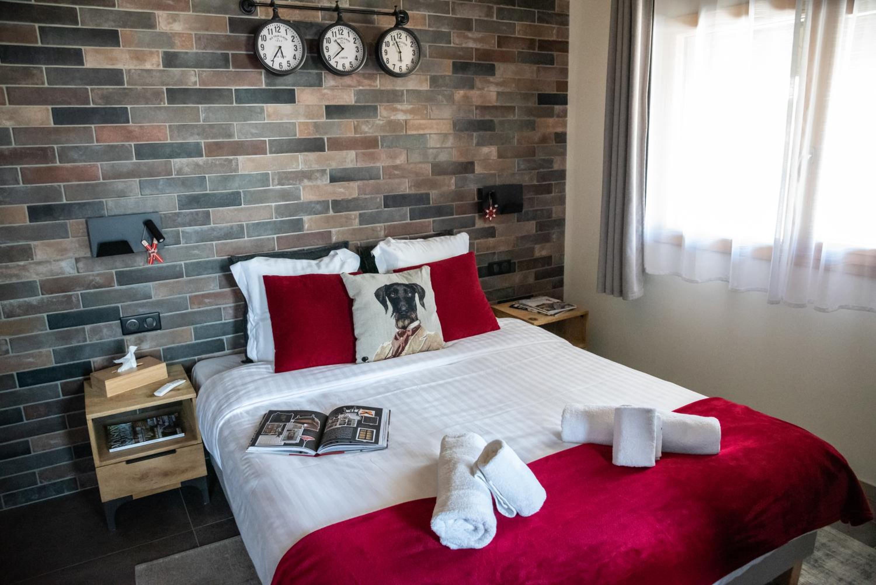 One-Bedroom Apartment - Industriel photo 2