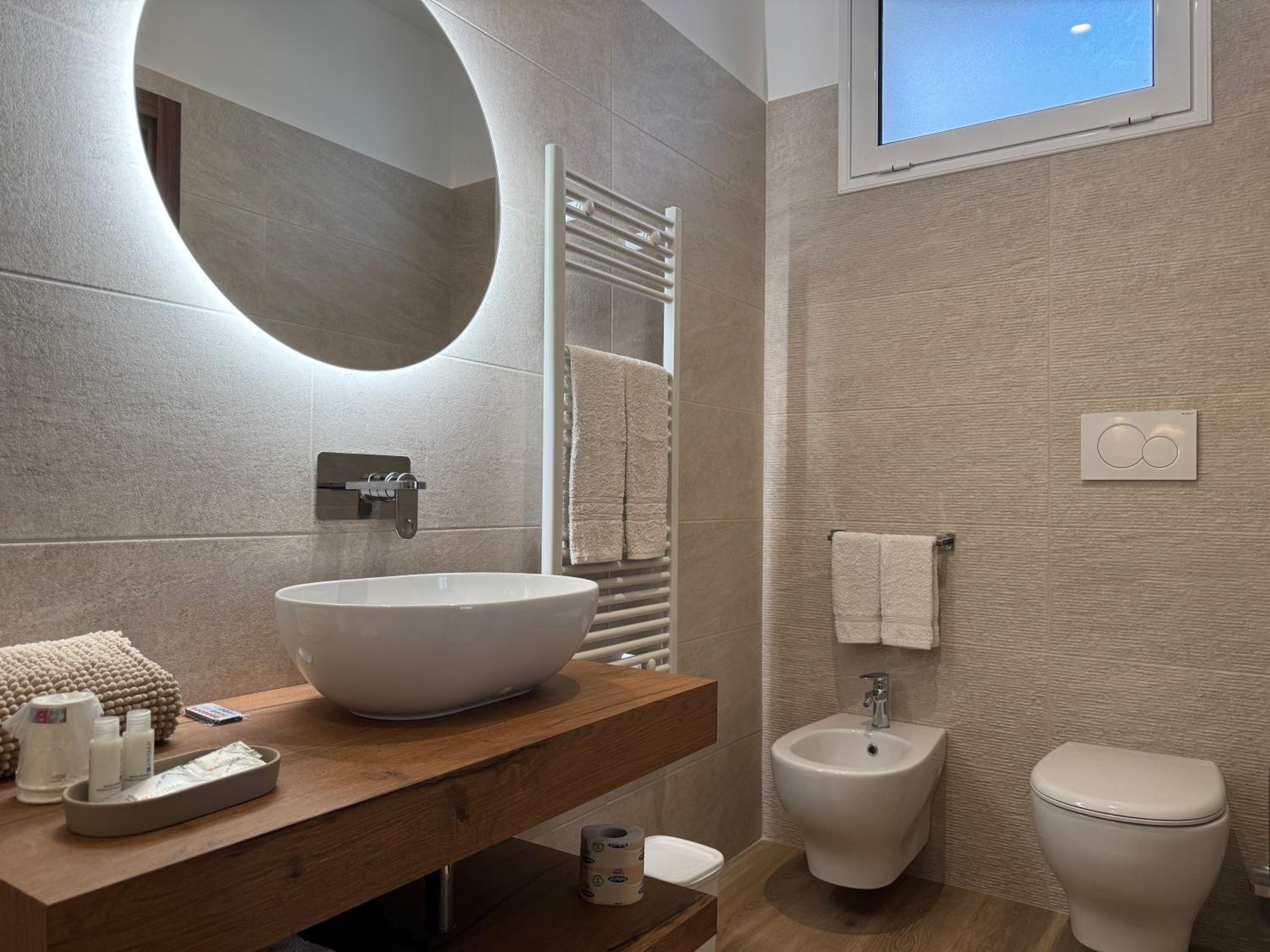 Deluxe Suite with Spa Bath