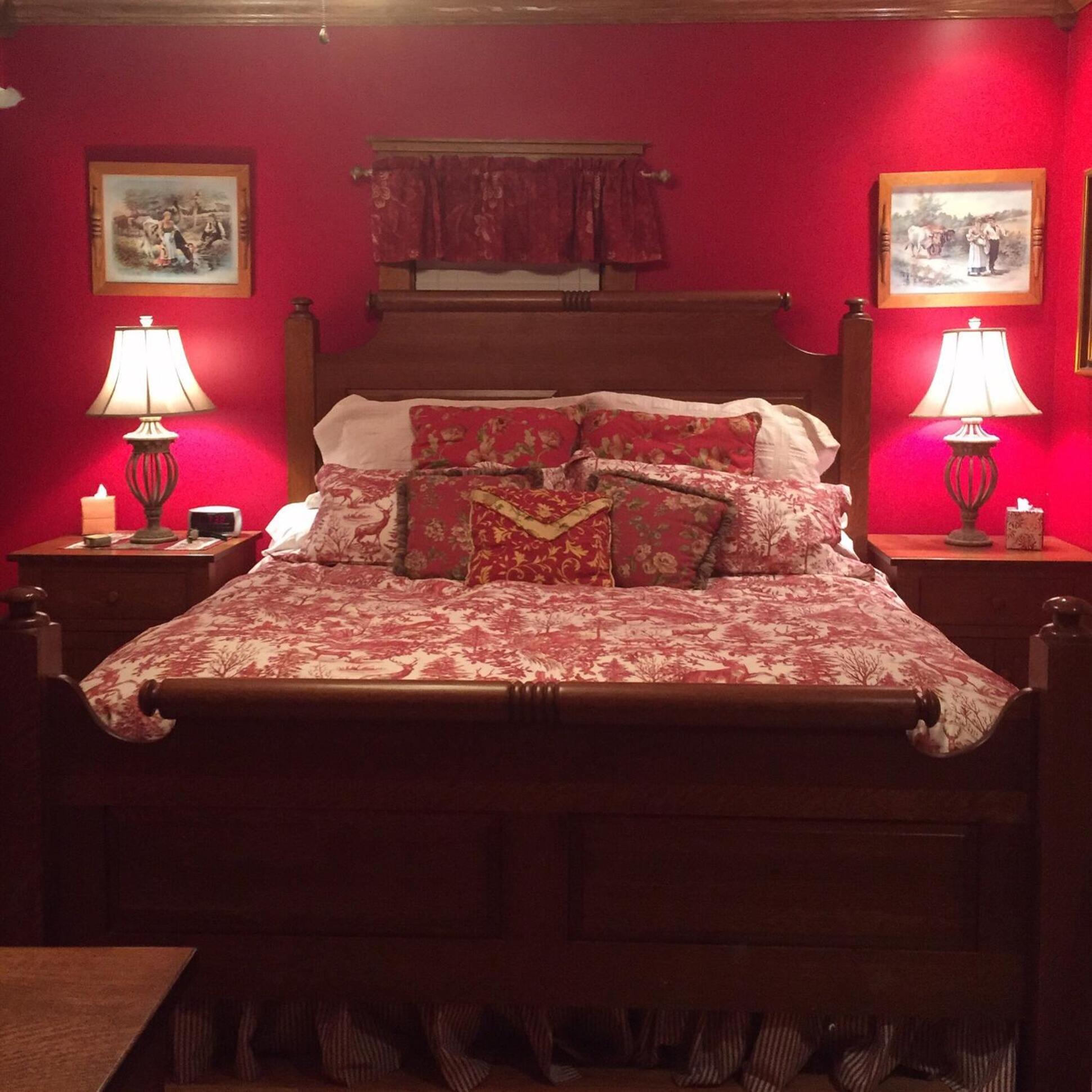 Deluxe King Suite photo 3
