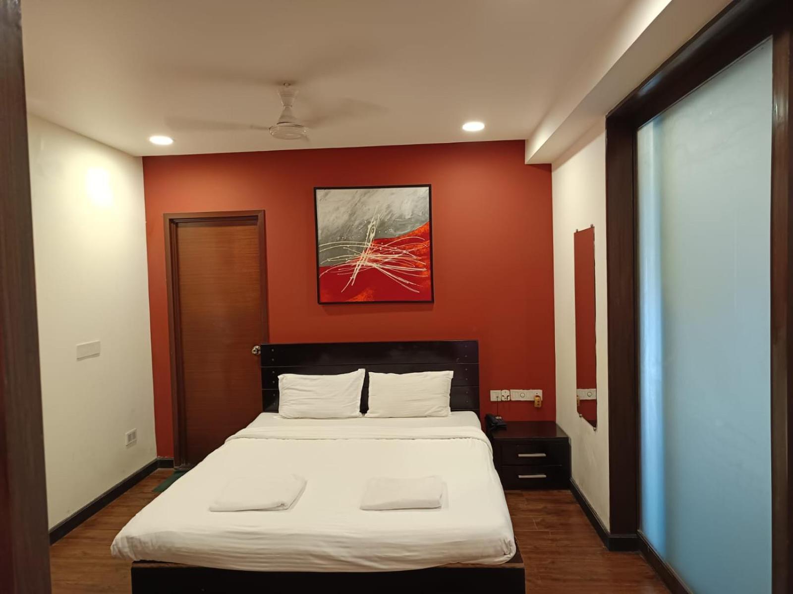 One-Bedroom Premium Apartment photo 1