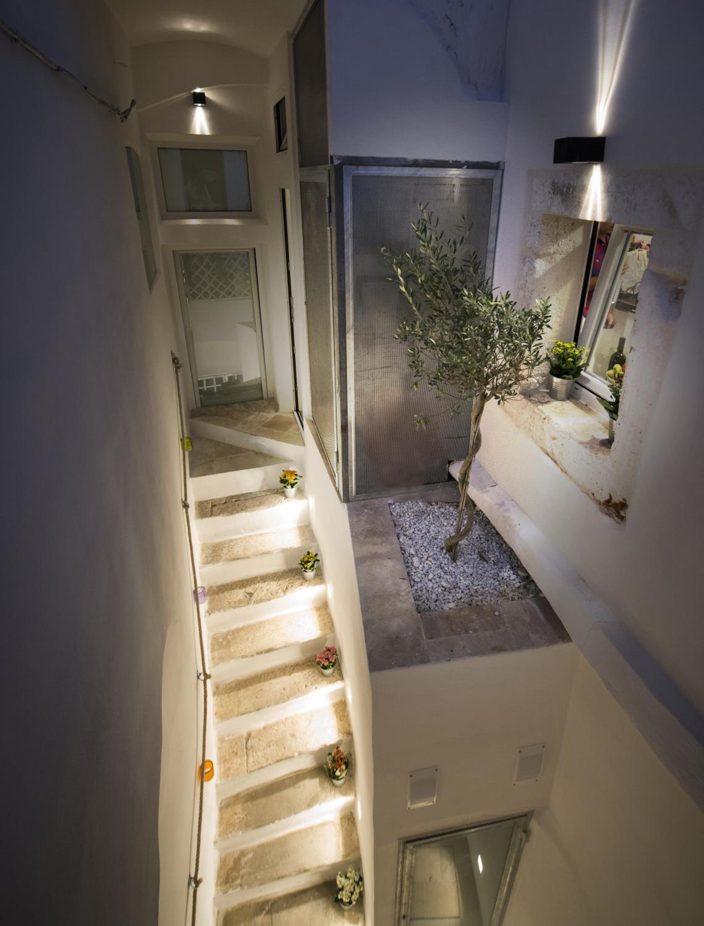 One-Bedroom Apartment - Split Level - Photo 12