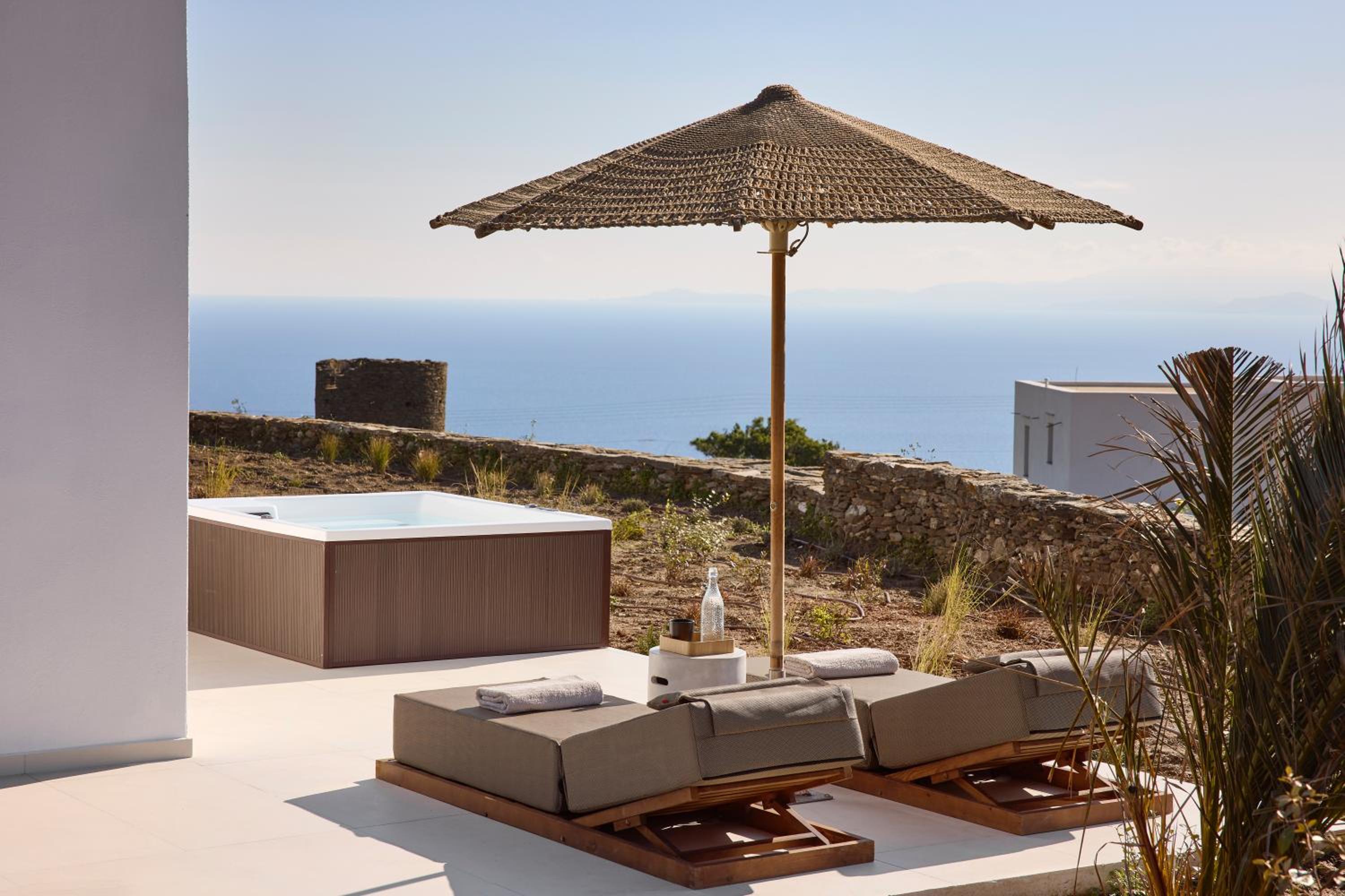 Superior Suite with Hot-tub & terrace with Side Sea View (230 ft from main building)