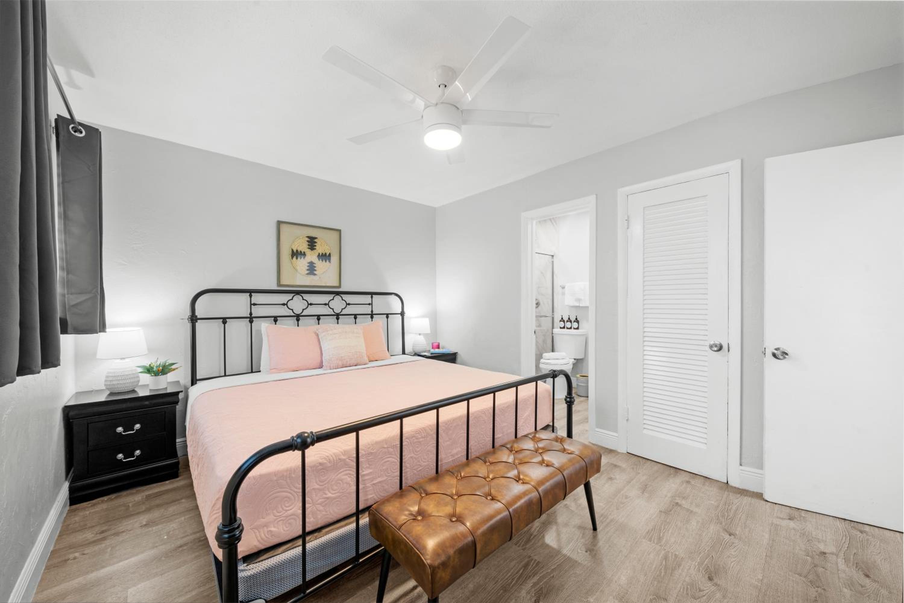 Superior One-Bedroom Apartment - Photo 9