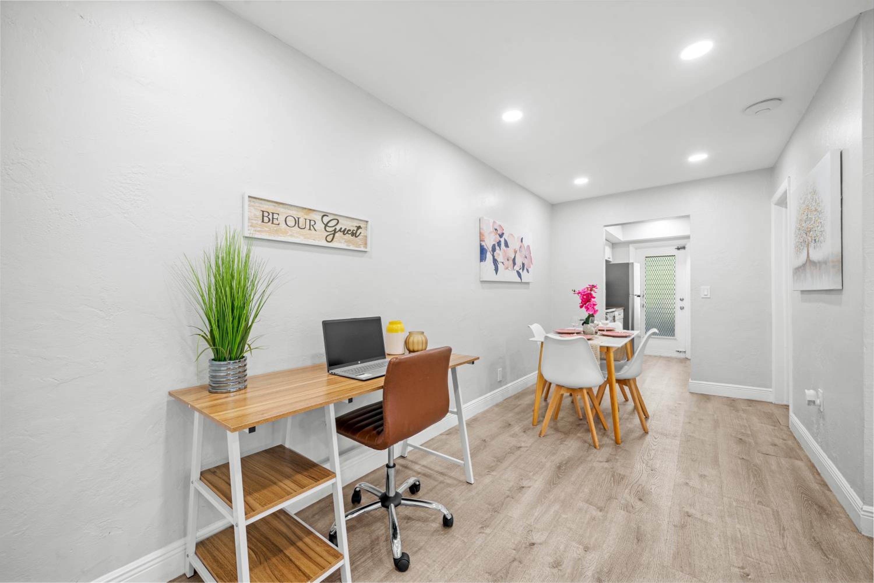 Superior One-Bedroom Apartment - Photo 7