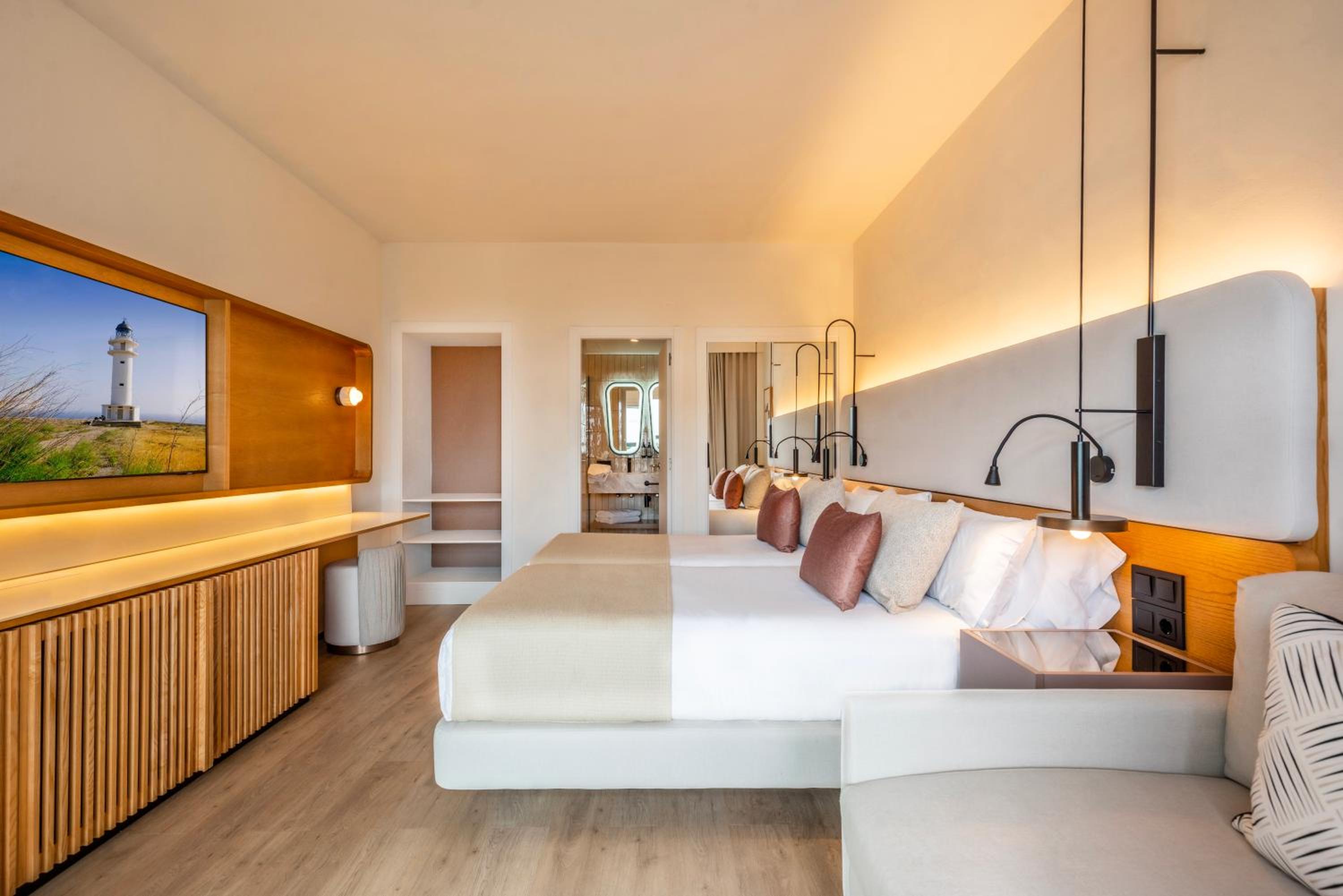 Suite with Garden View