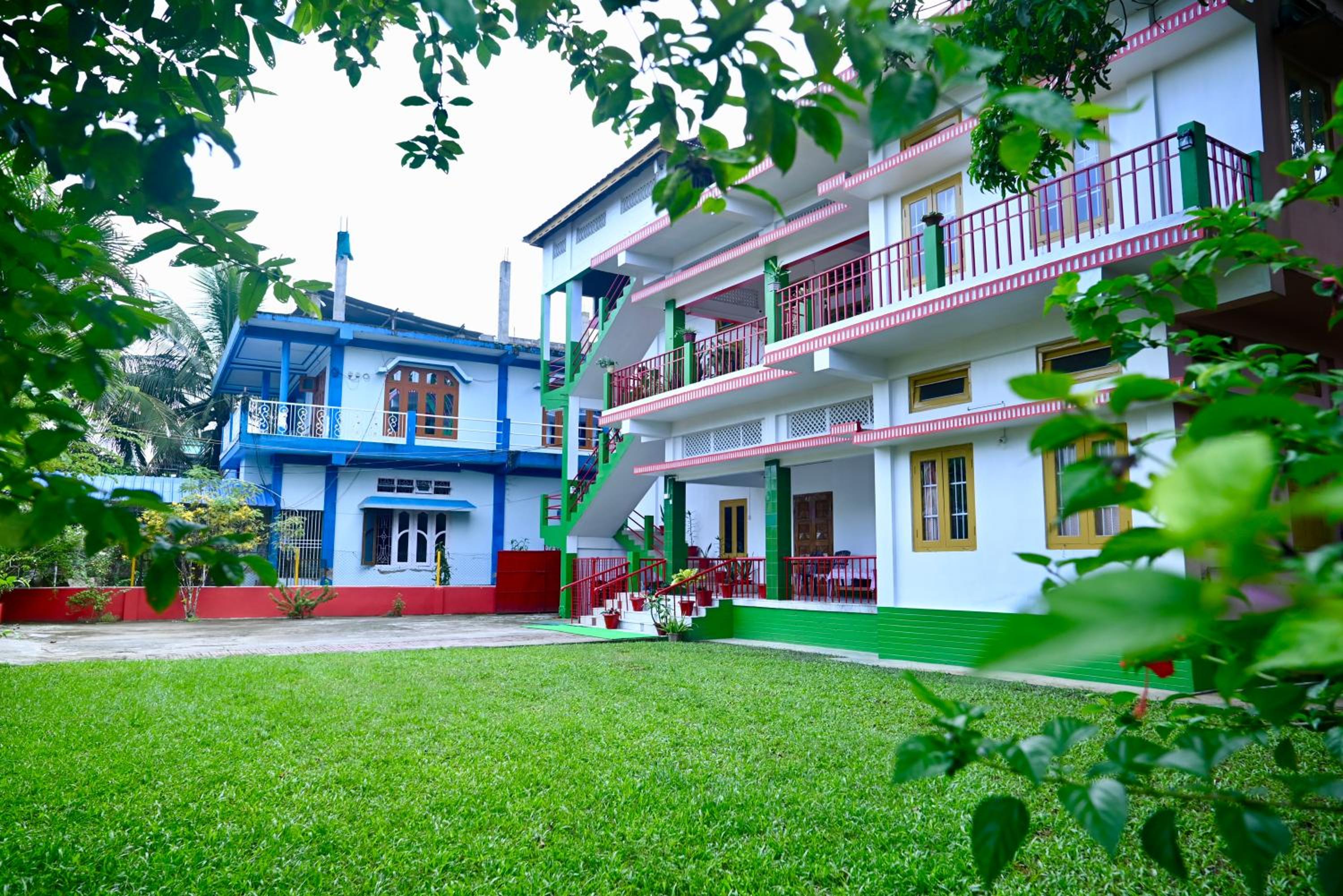 Deluxe One-Bedroom Apartment with Garden View