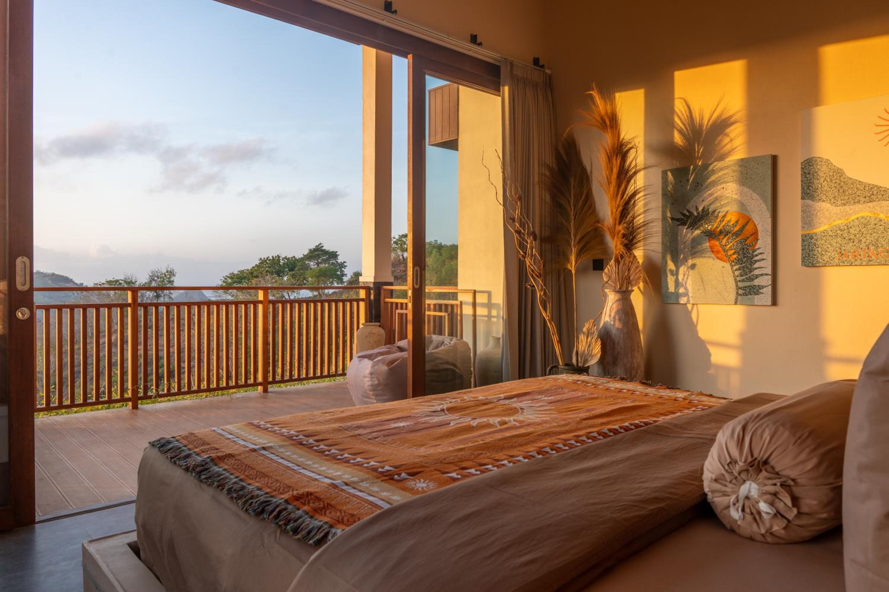 One-Bedroom Apartment with Ocean View