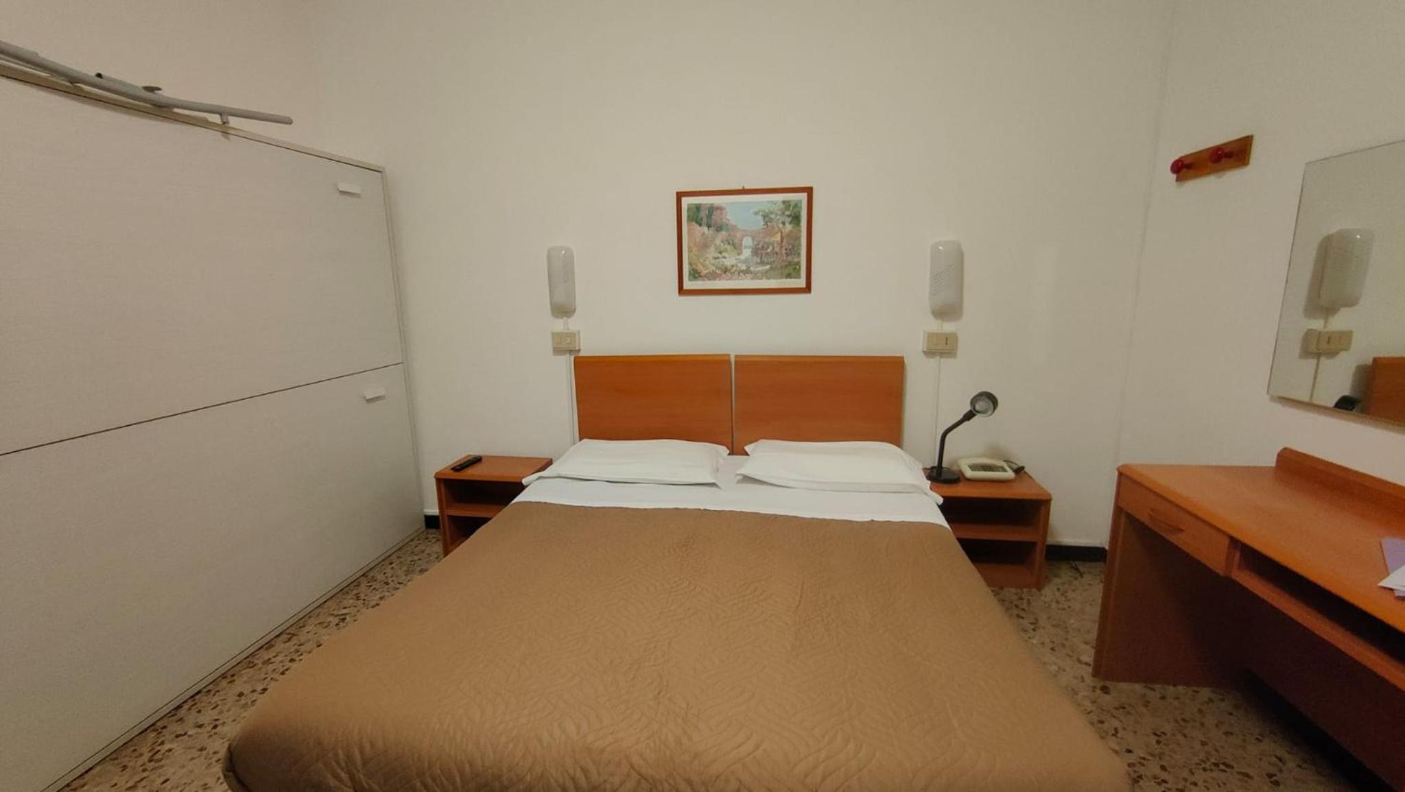 Quadruple Room with Private Bathroom photo 2