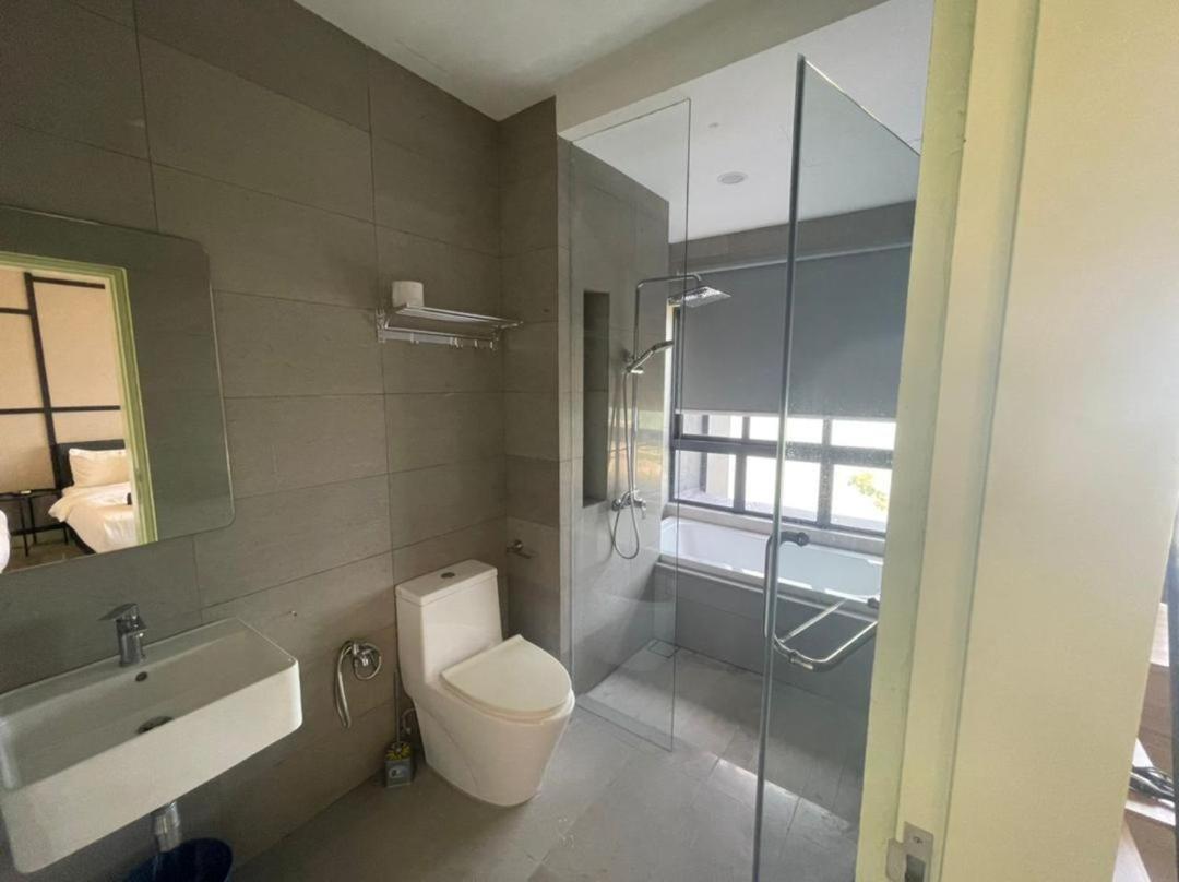 One-Bedroom Apartment with Sea View - Photo 3