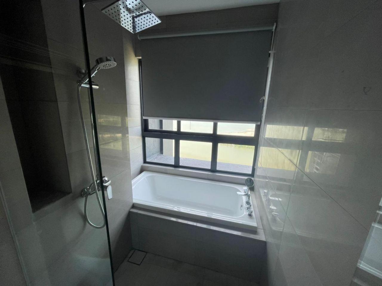 One-Bedroom Apartment with Sea View - Photo 4