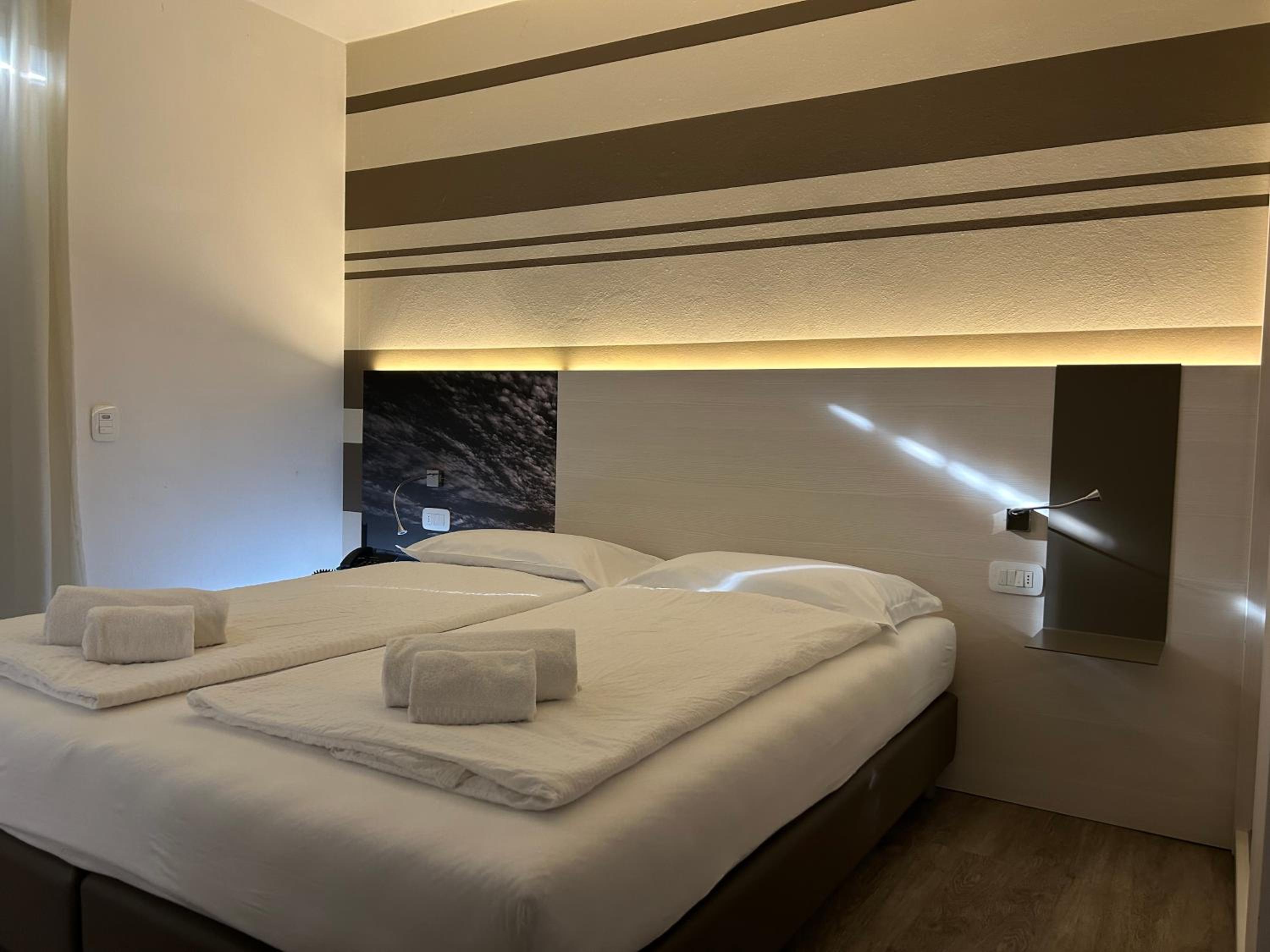 Double Room with Balcony photo 2