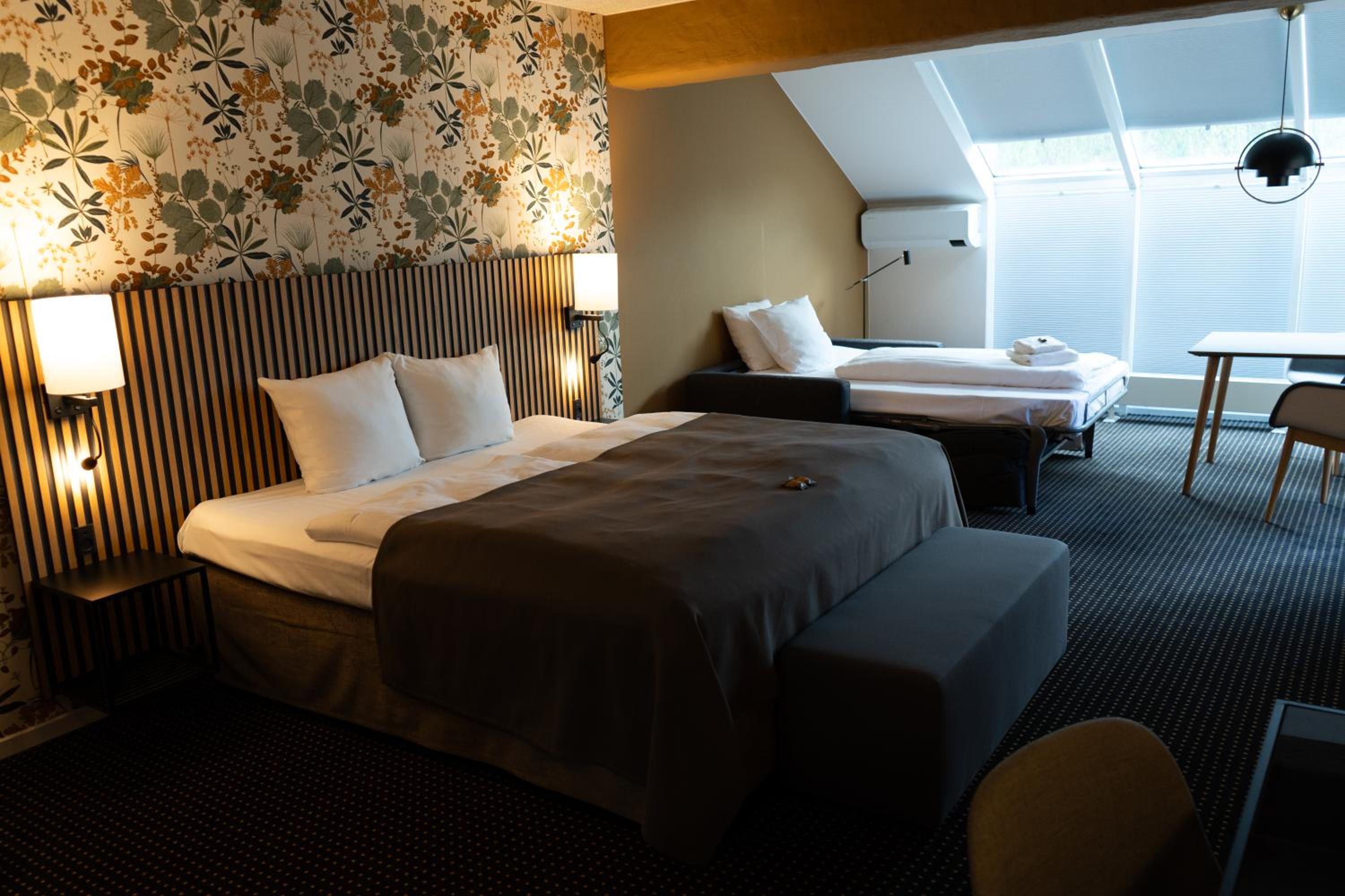 Junior King Suite photo 3