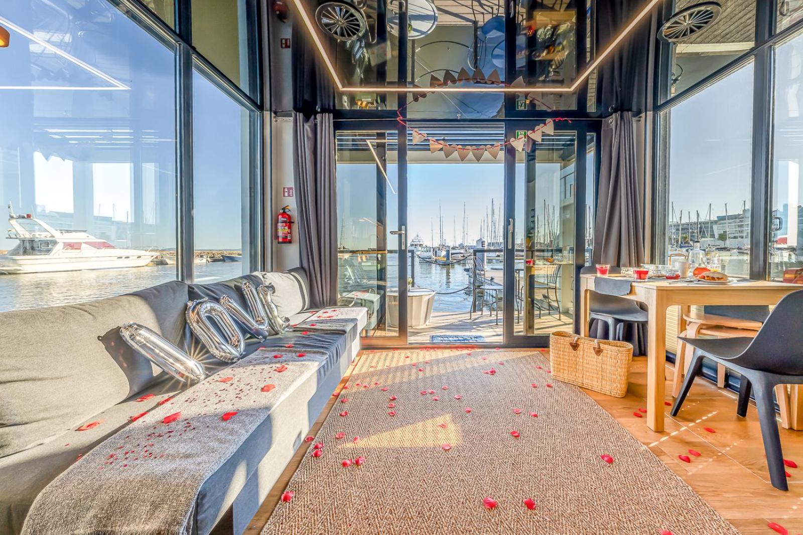 One Cabin Boat - Photo 3