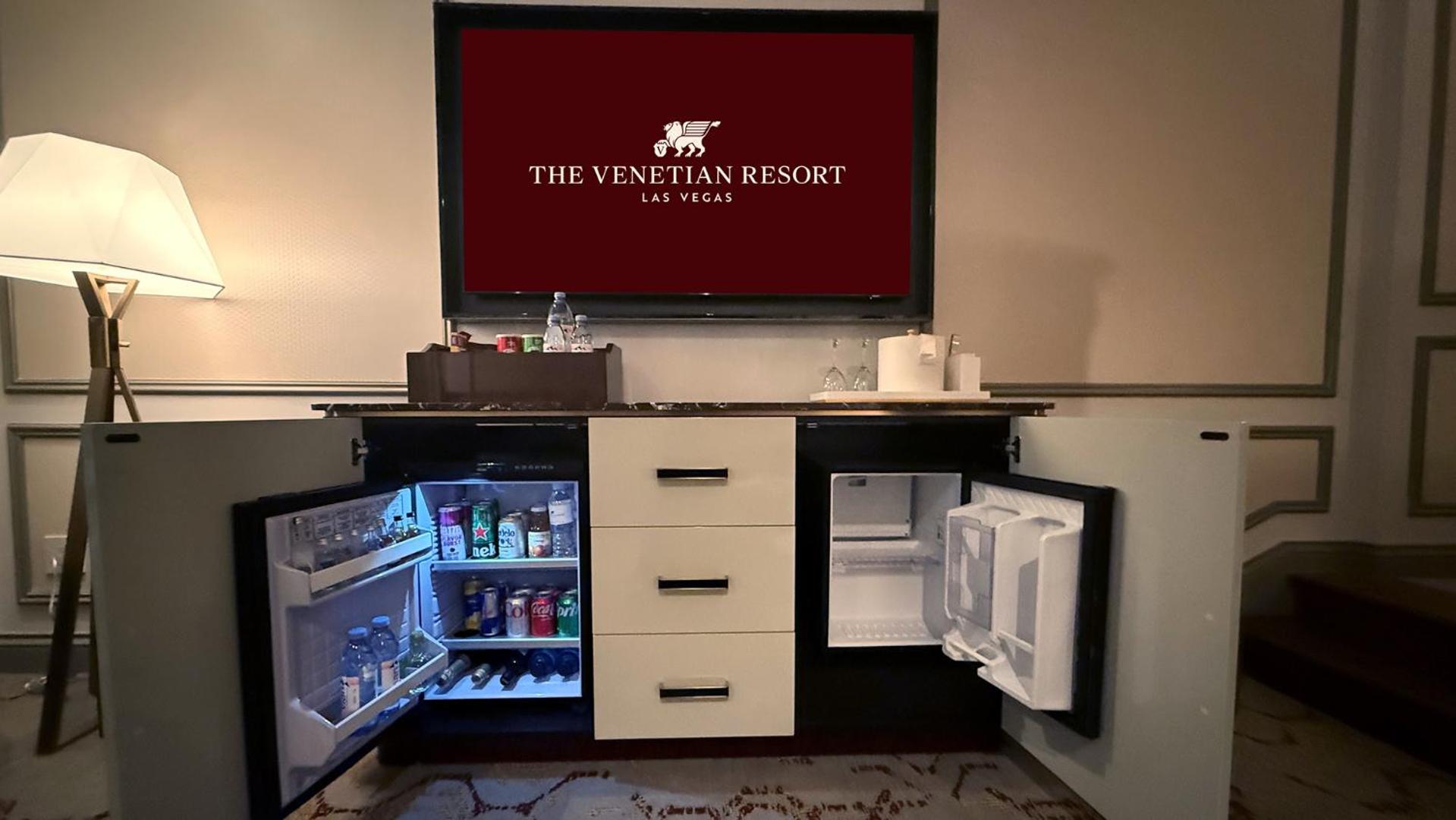 Newly Remodeled Grand King Suite City View