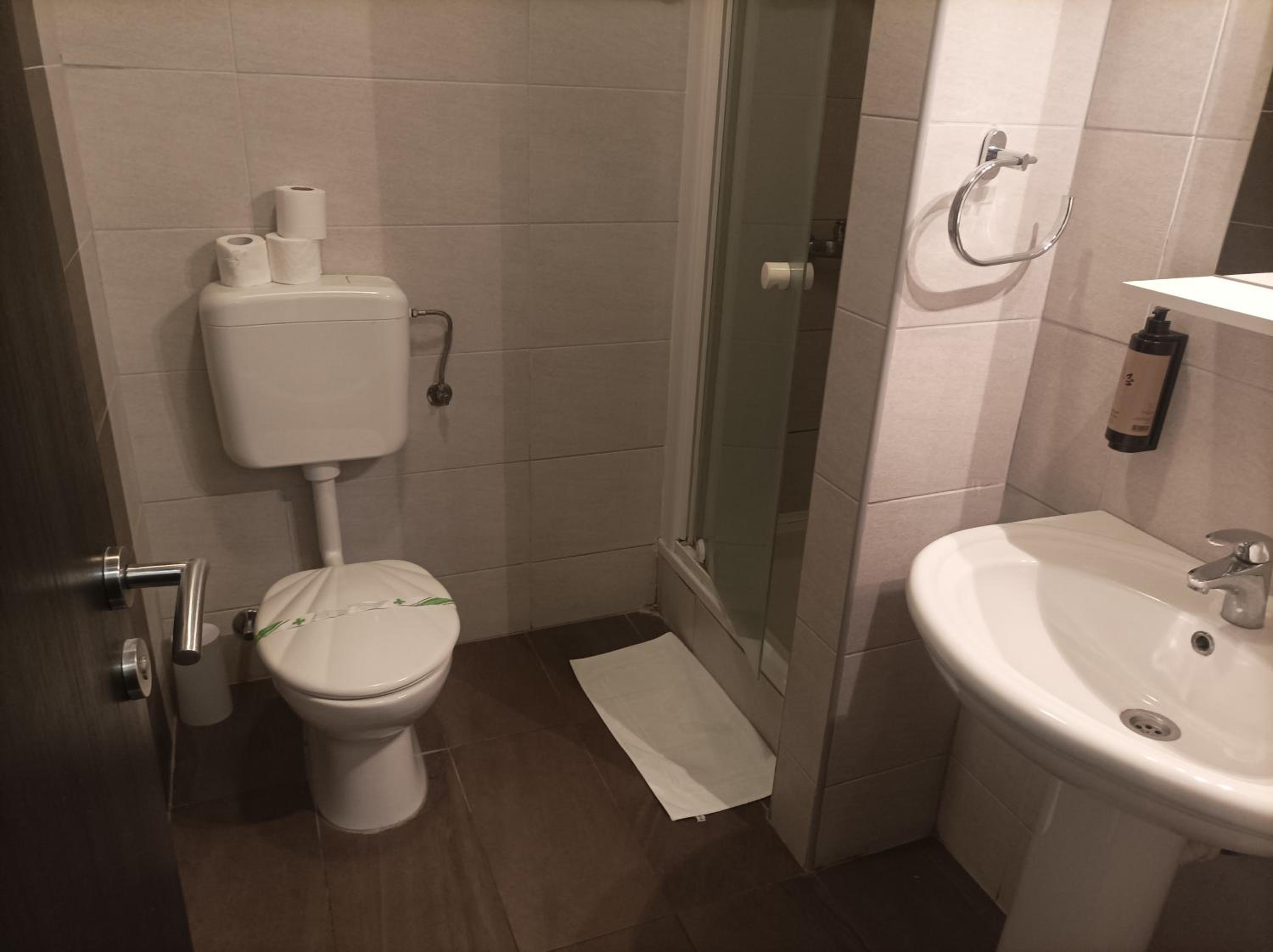 Double Room - Photo 3