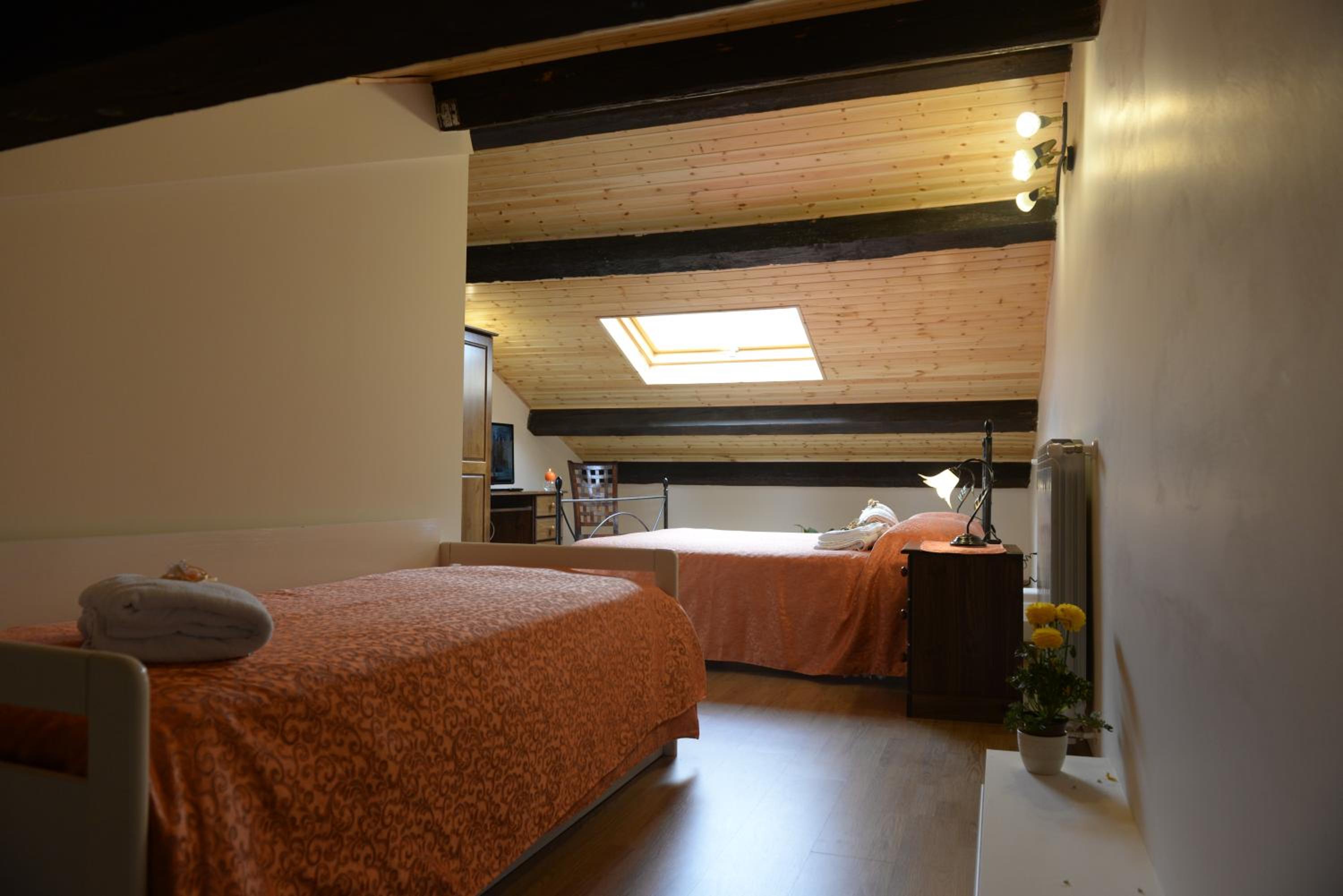 Suite with Spa Bath photo 3
