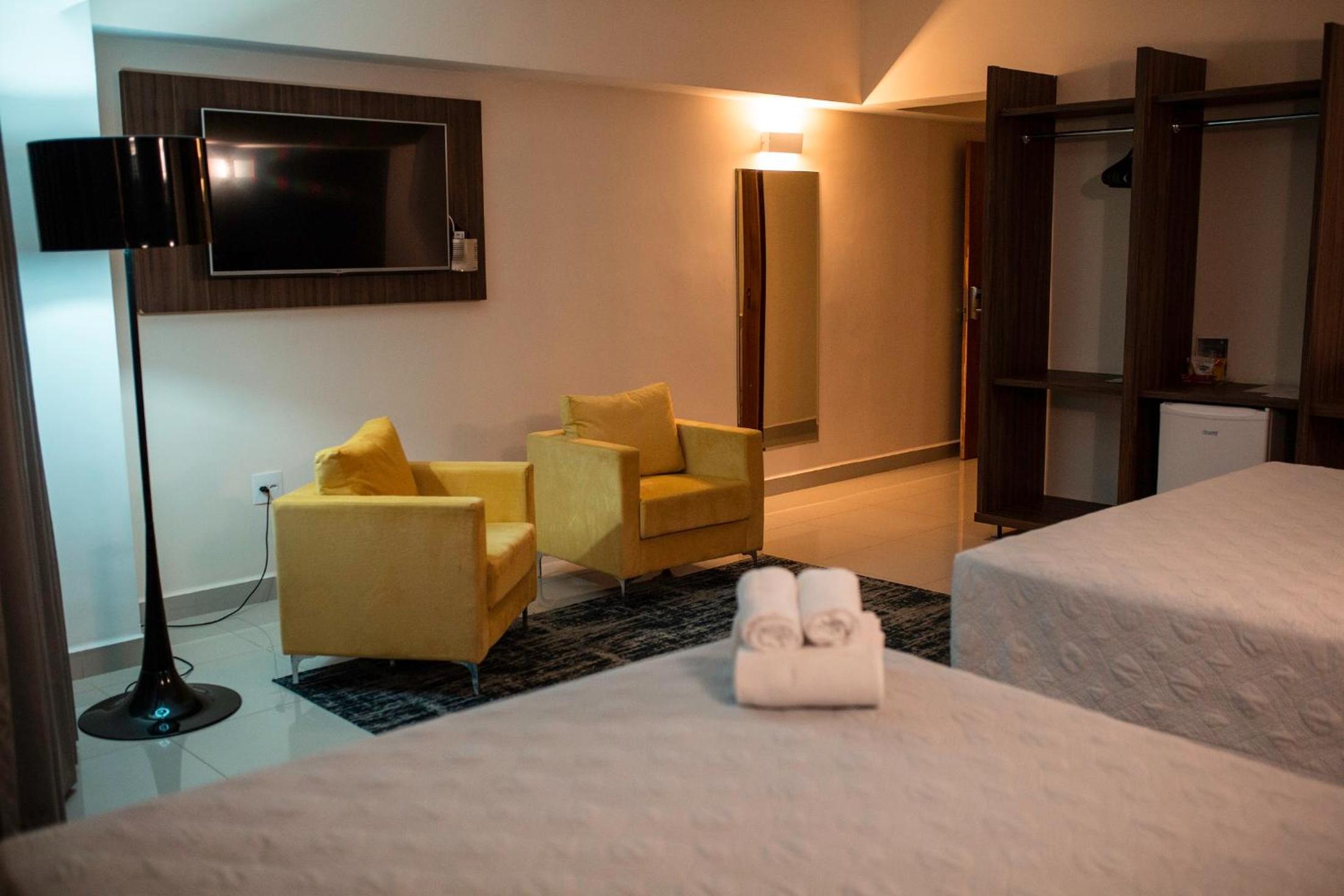 Deluxe Family Suite