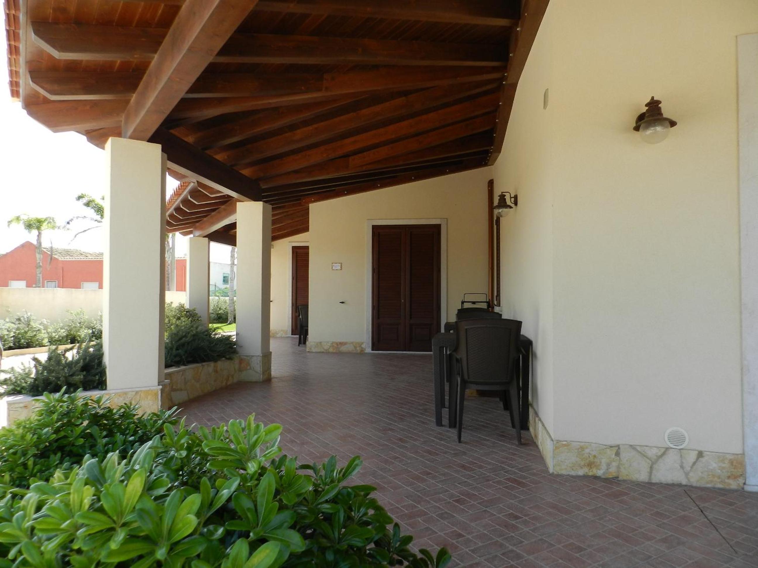 Triple Room with Private Bathroom photo 3