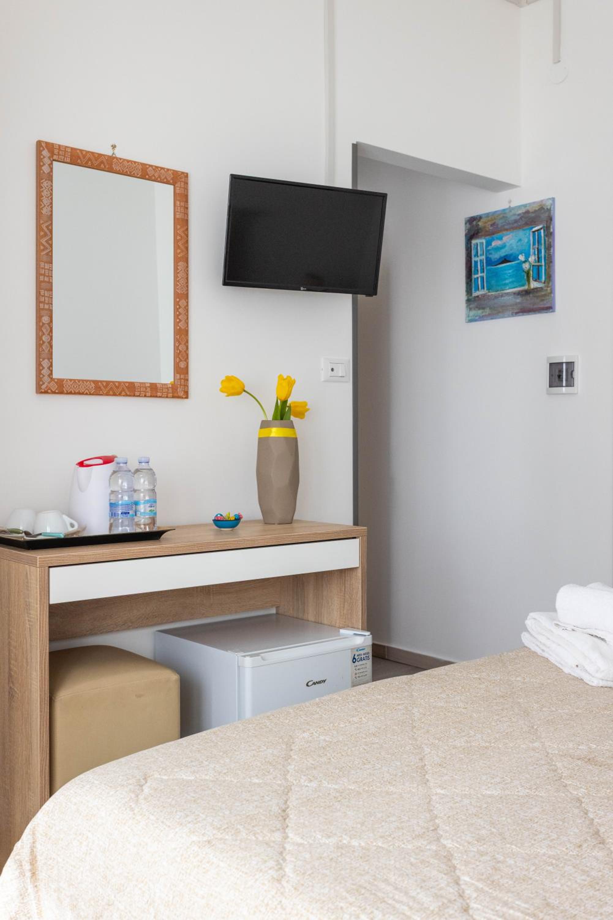 Standard Double Room with Private Bathroom photo 3