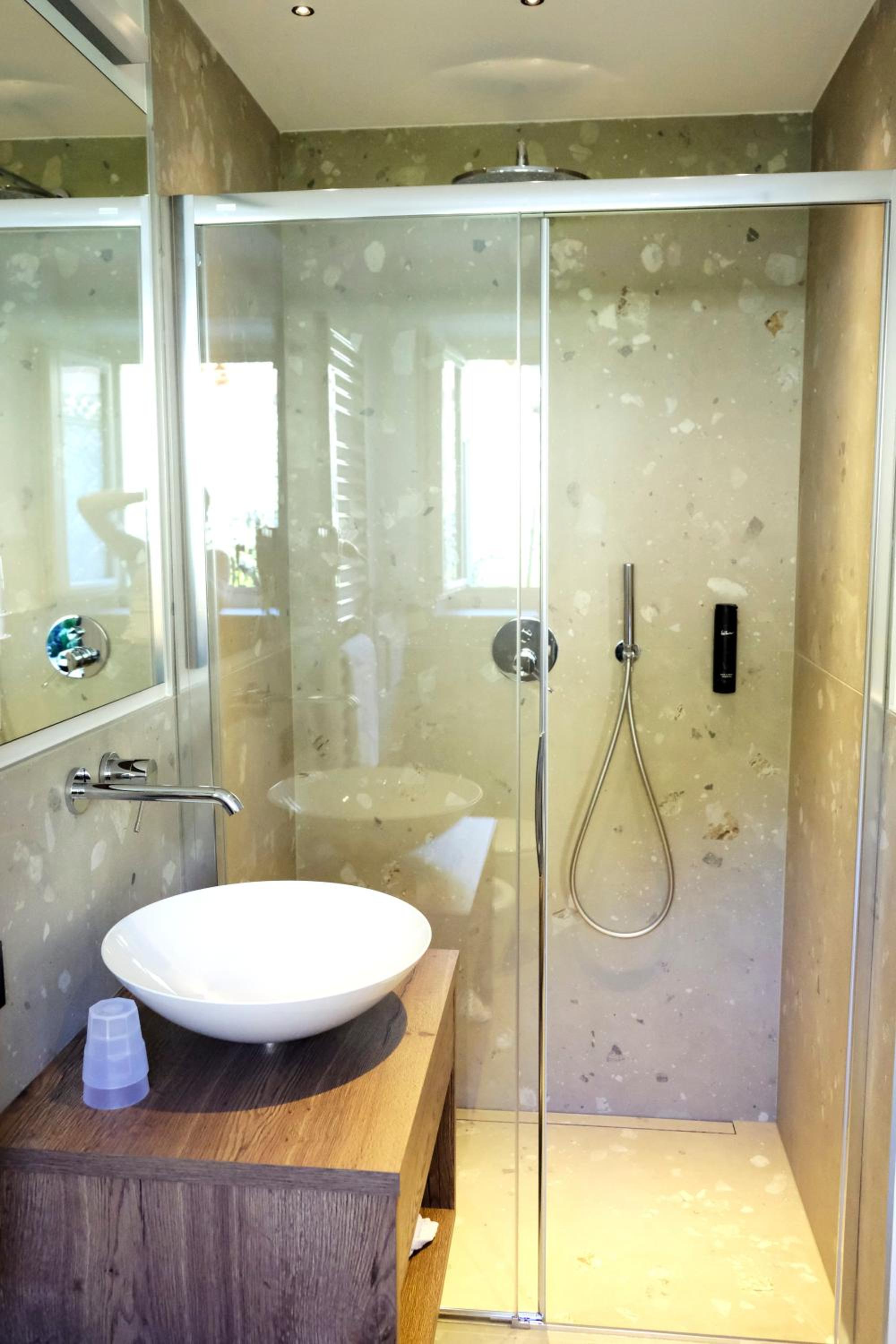 Double or Twin Room with Terrace - Photo 3