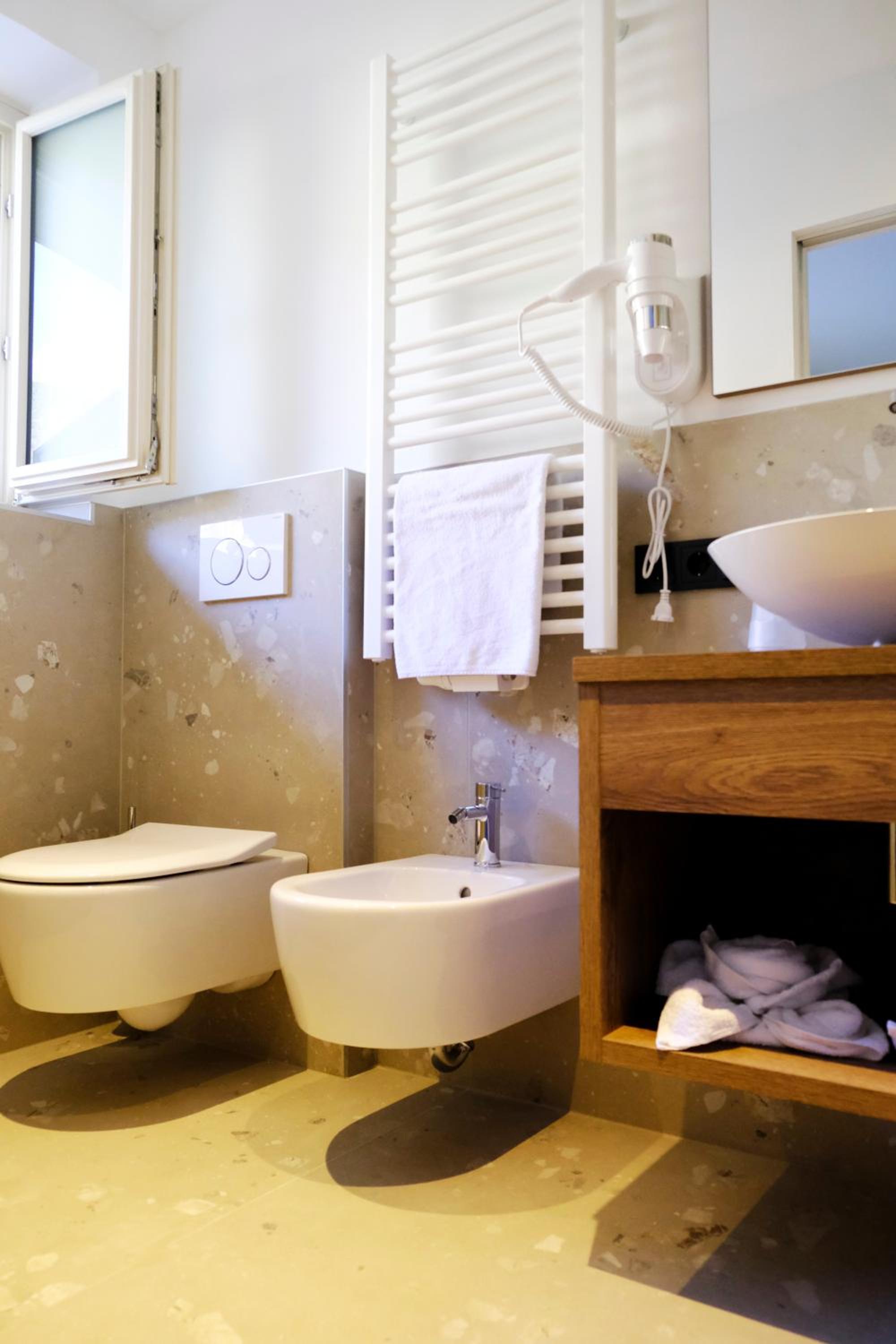 Double or Twin Room with Terrace - Photo 4
