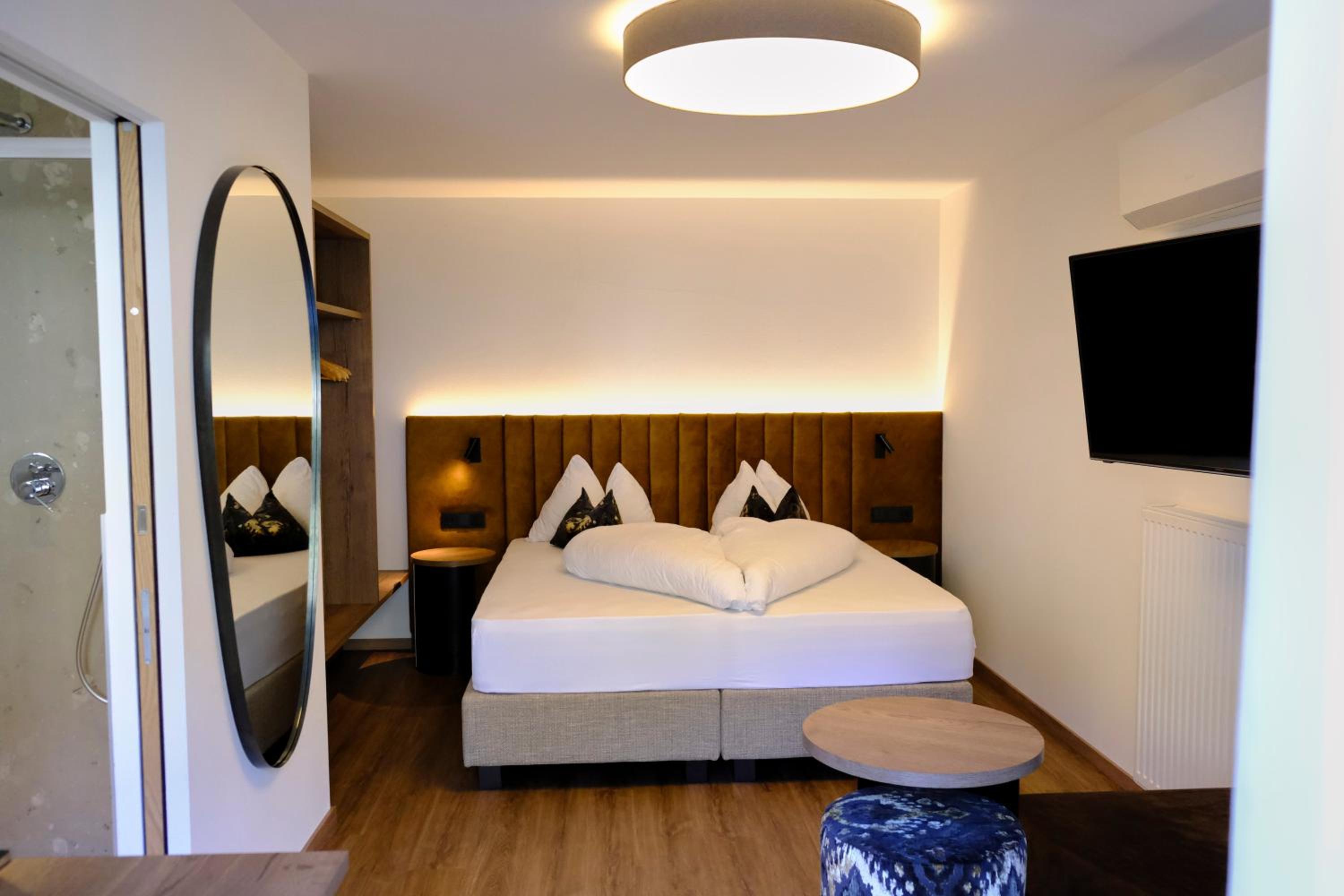 Double or Twin Room with Terrace - Photo 2