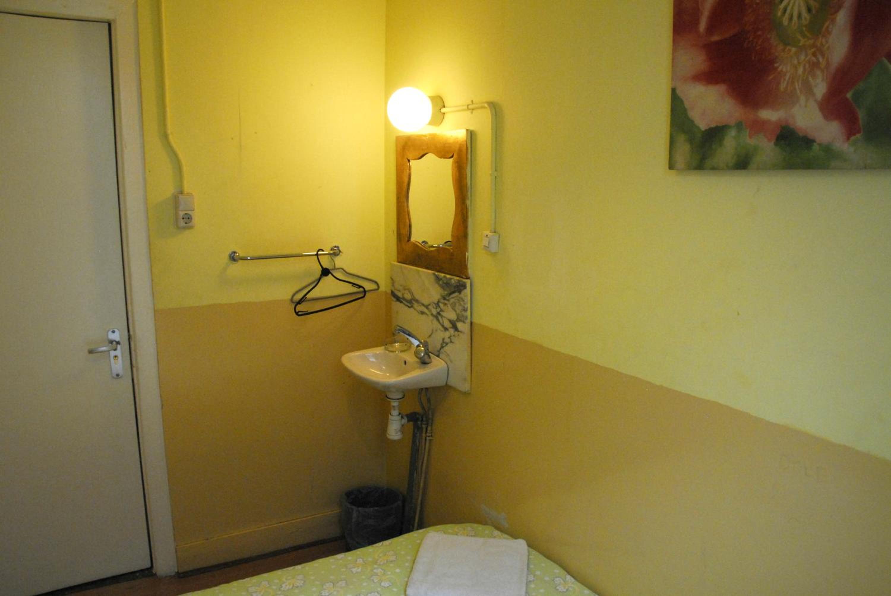 Standard Double Room with Shared Bathroom photo 1