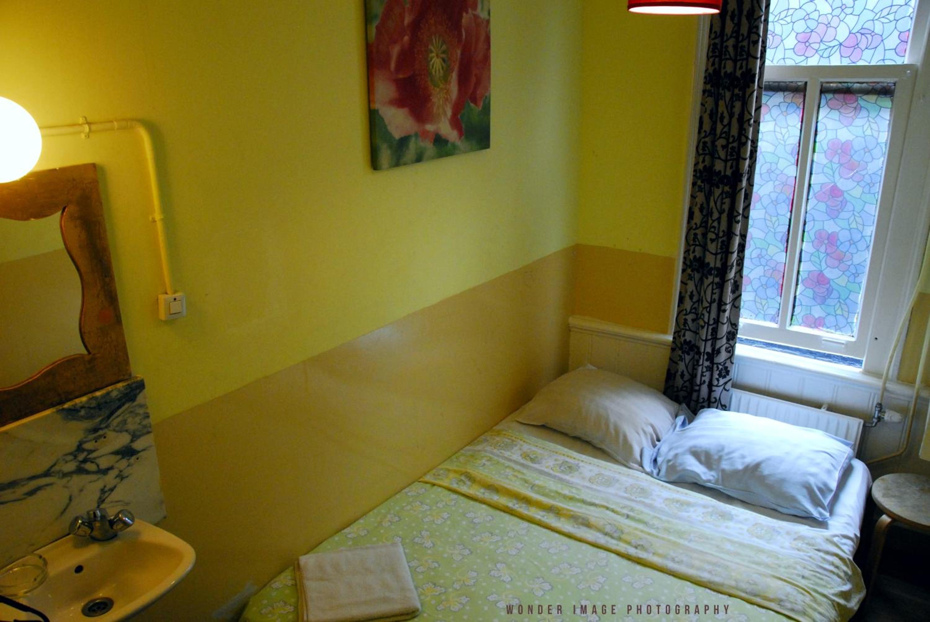Standard Double Room with Shared Bathroom photo 3