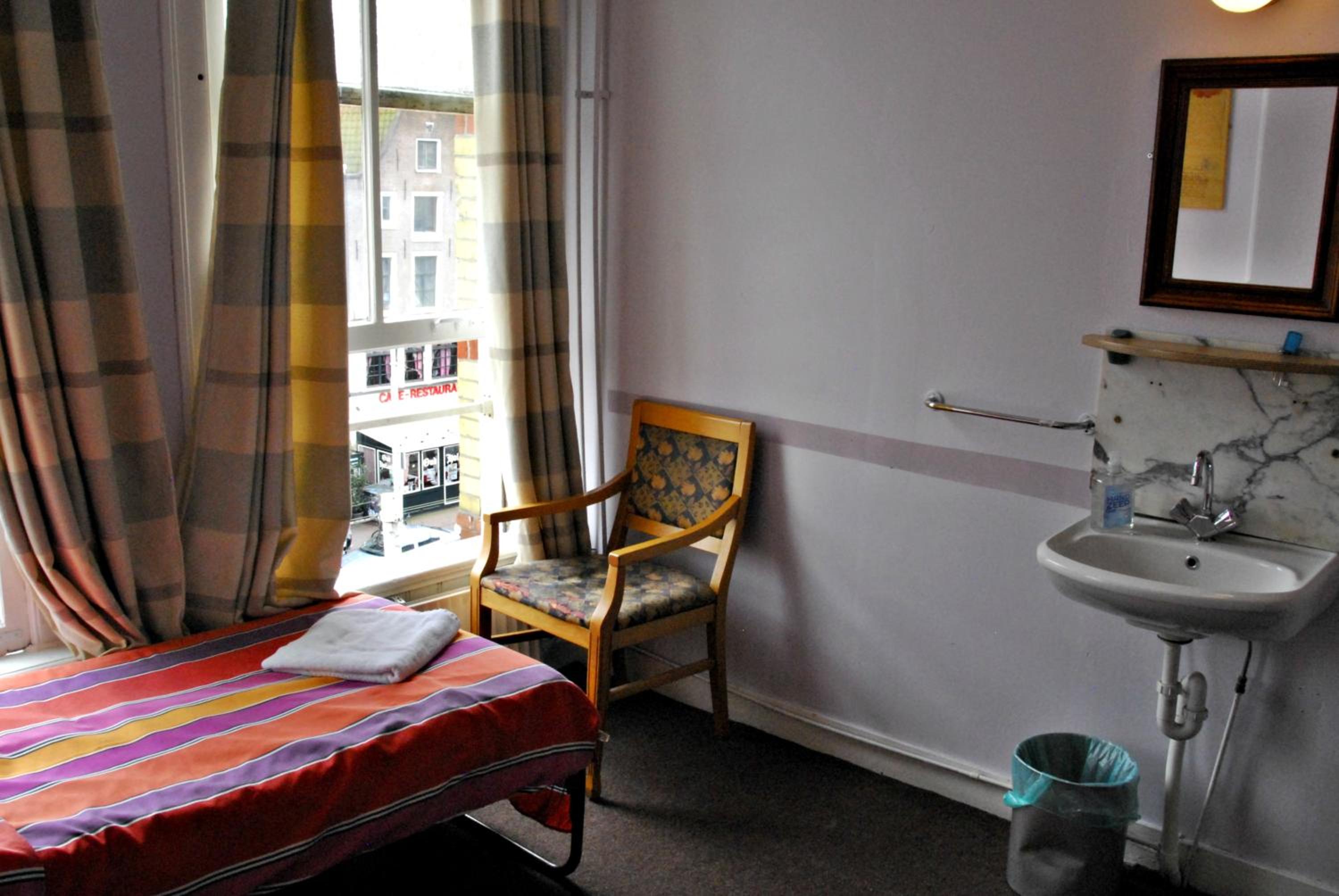 Triple Room with Shared Bathroom photo 1