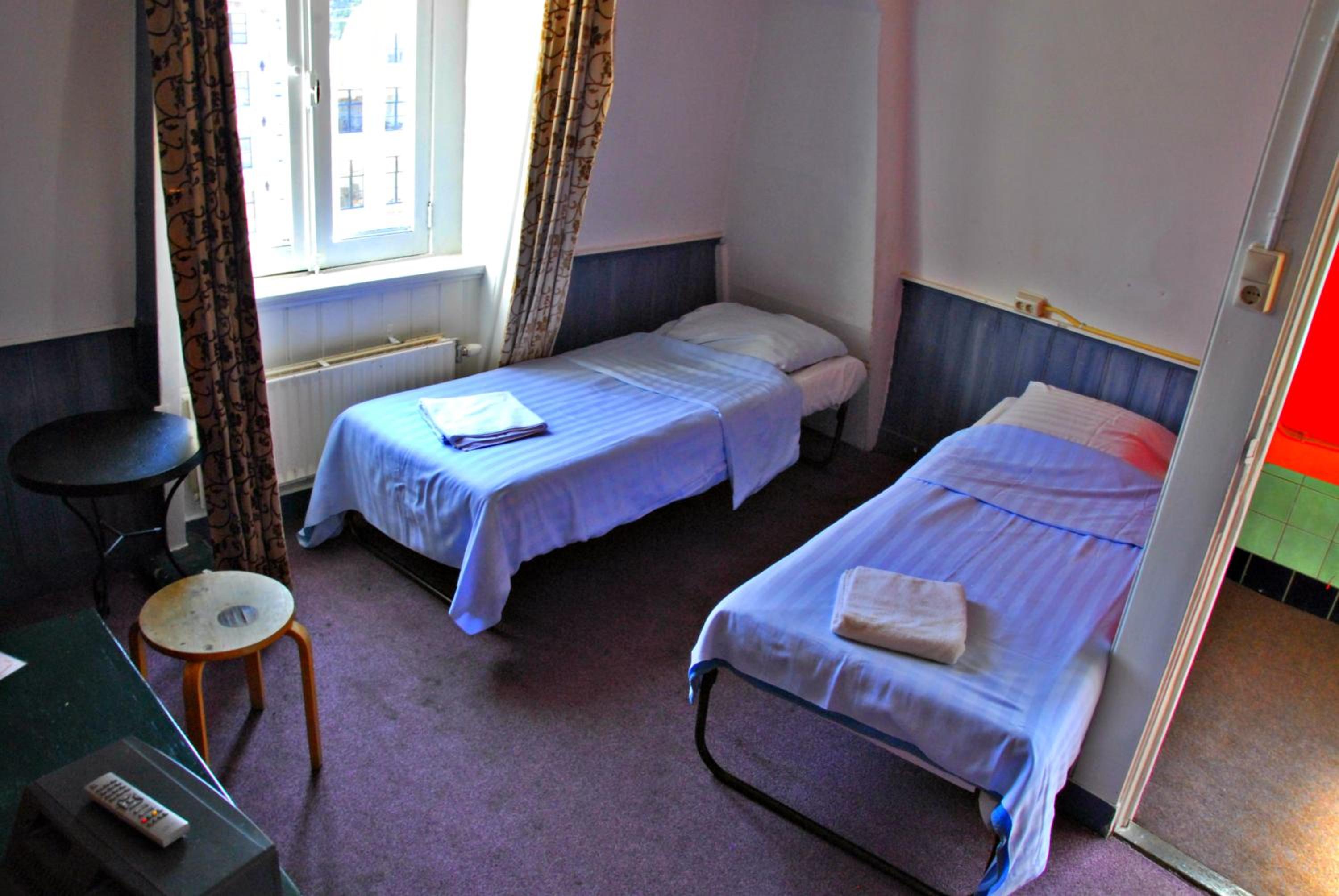 Twin Room with Shared Bathroom photo 3