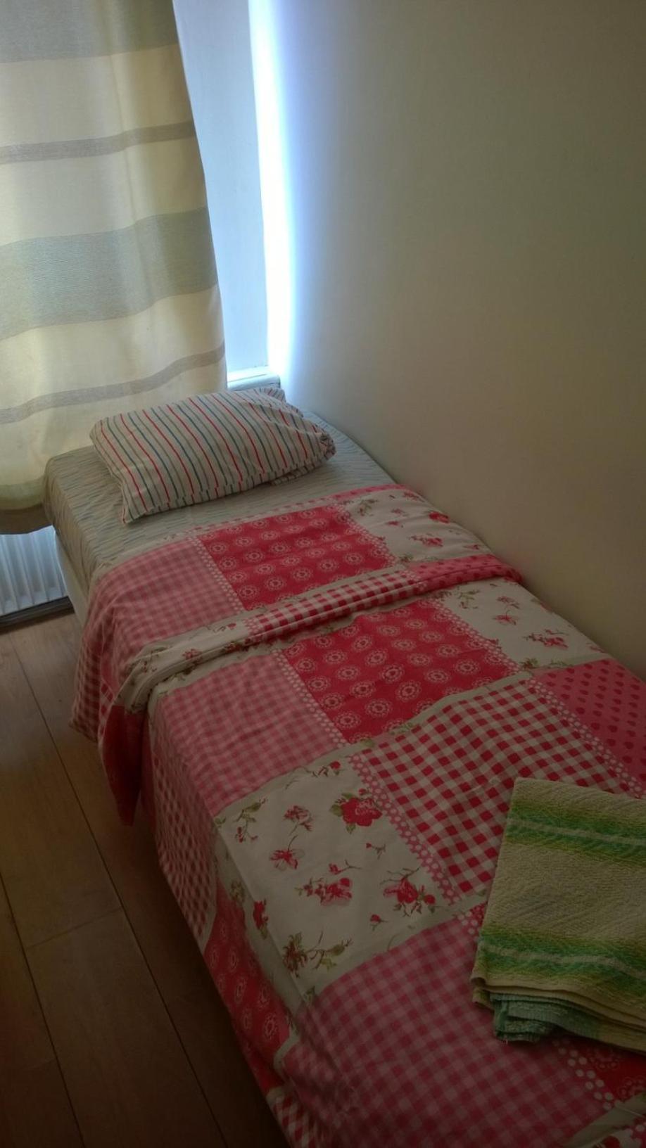 Single Room with Shared Bathroom photo 1