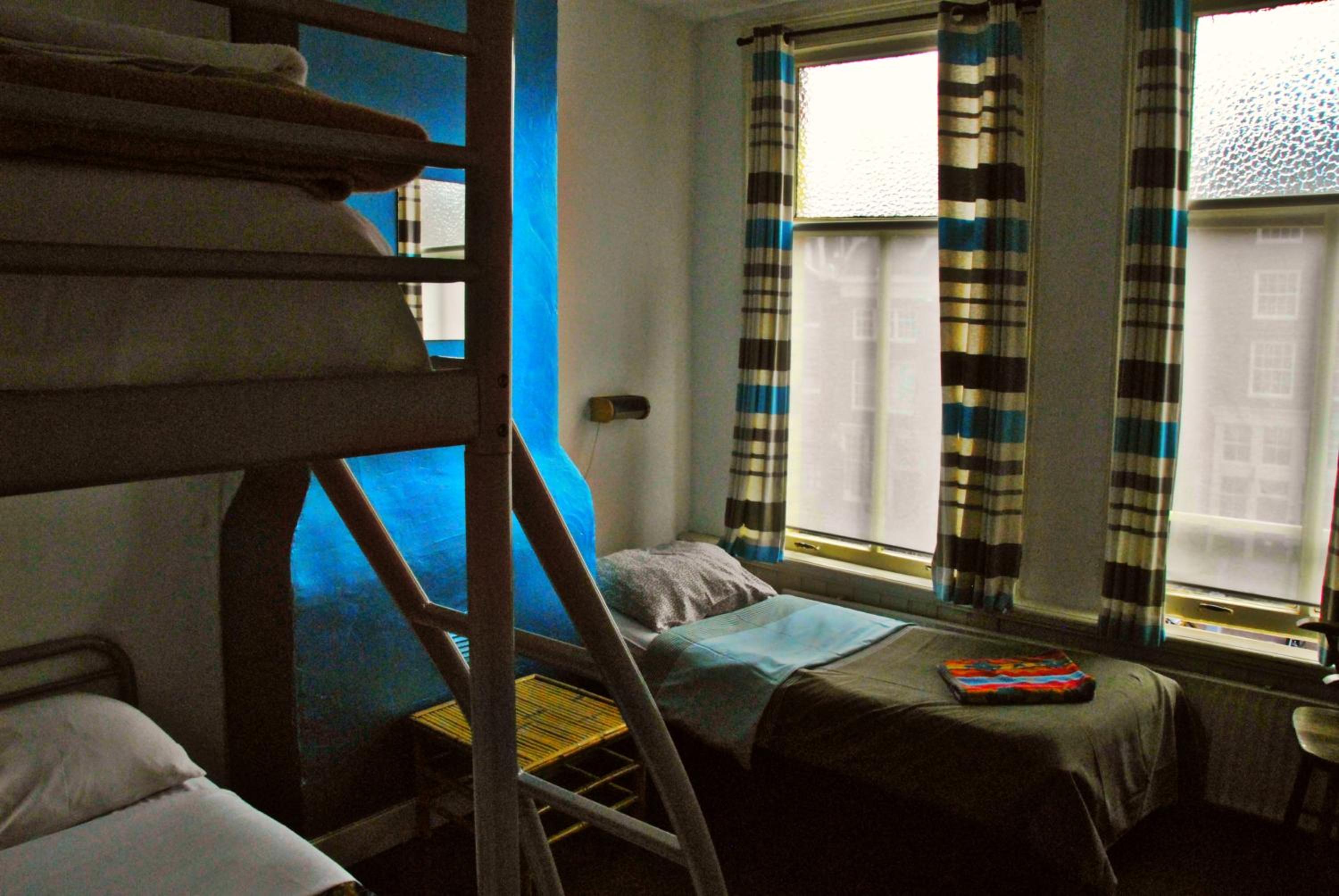Economy Quadruple Room with Shared Bathroom photo 3