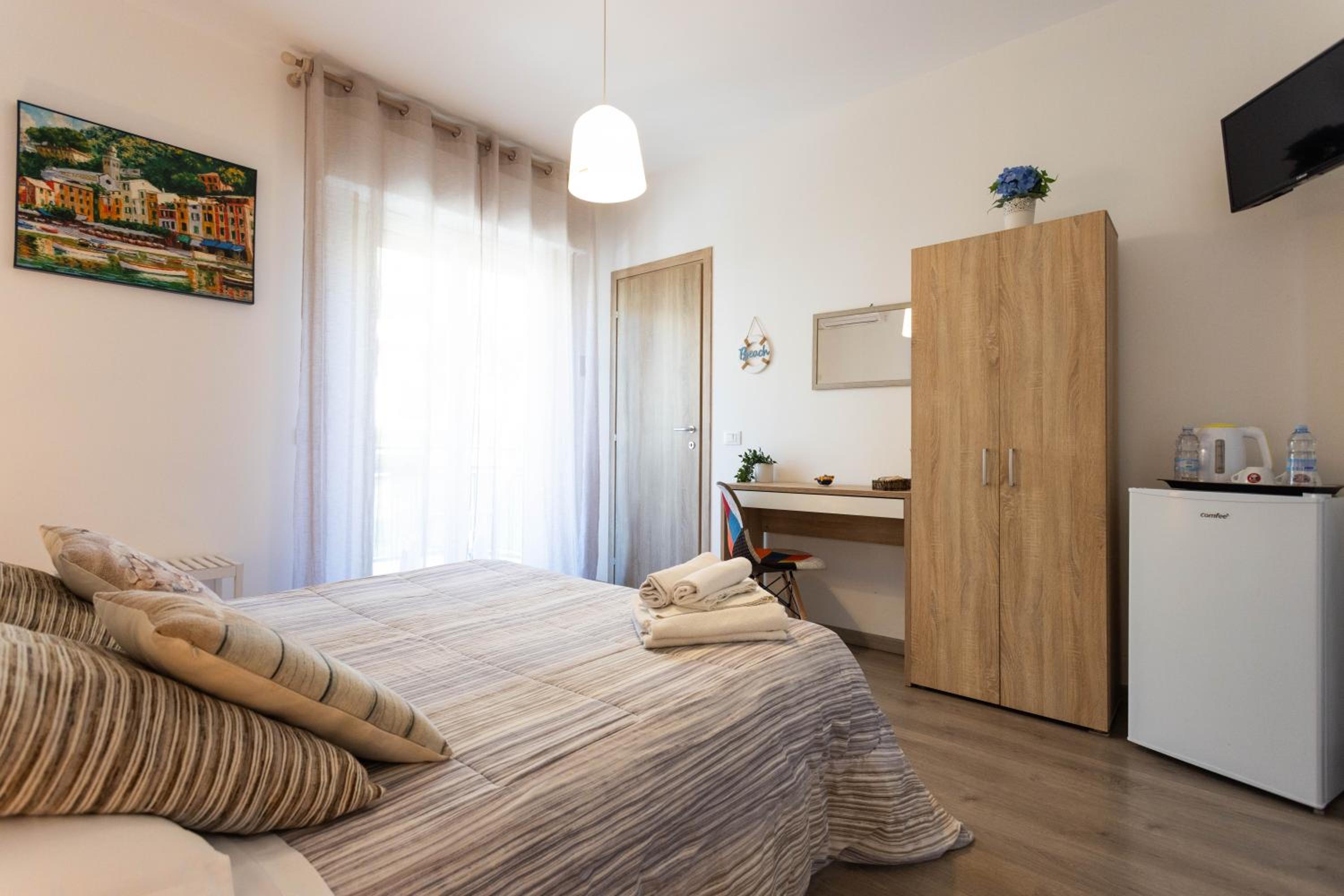 Double Room with Balcony - Photo 3