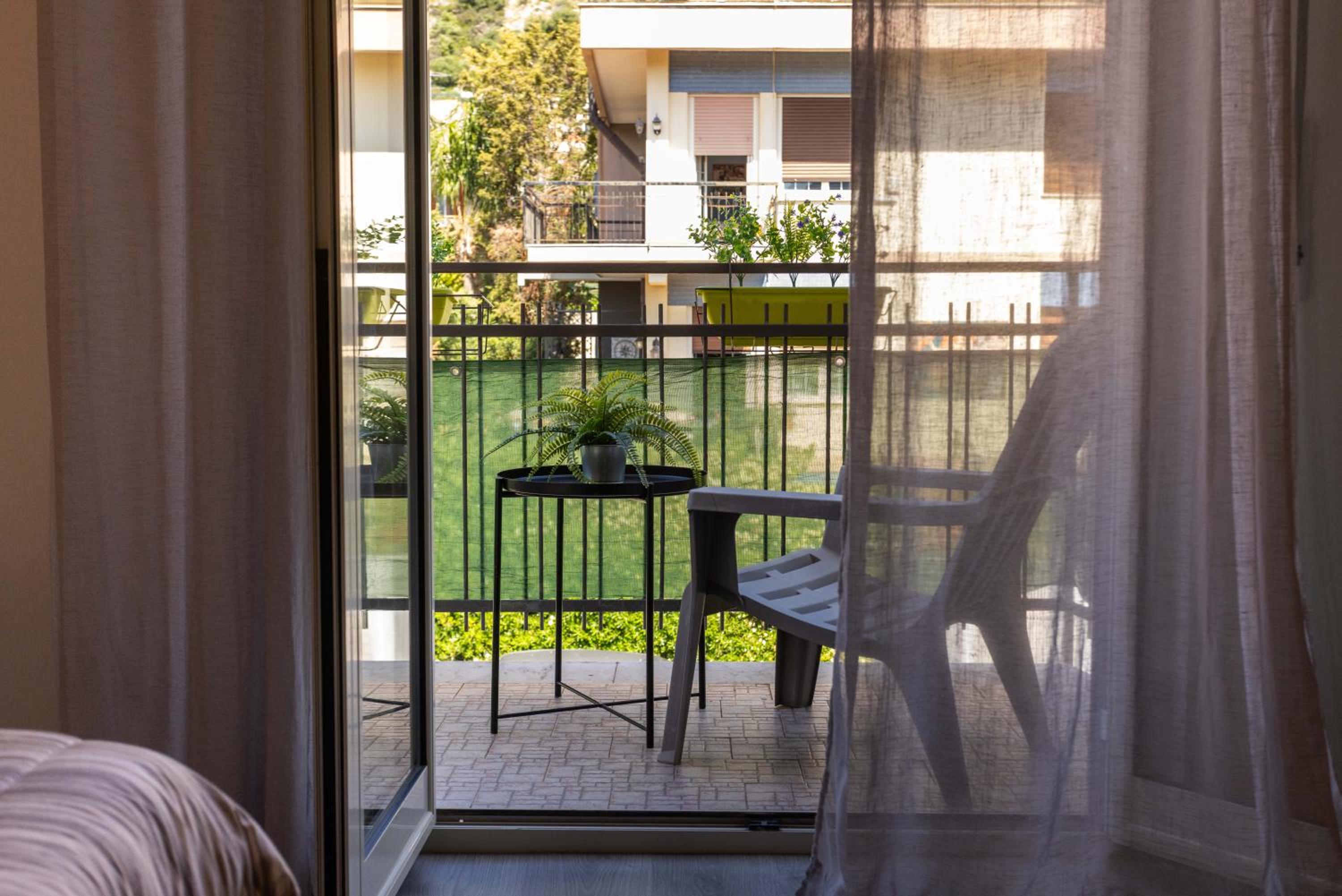 Double Room with Balcony - Photo 19