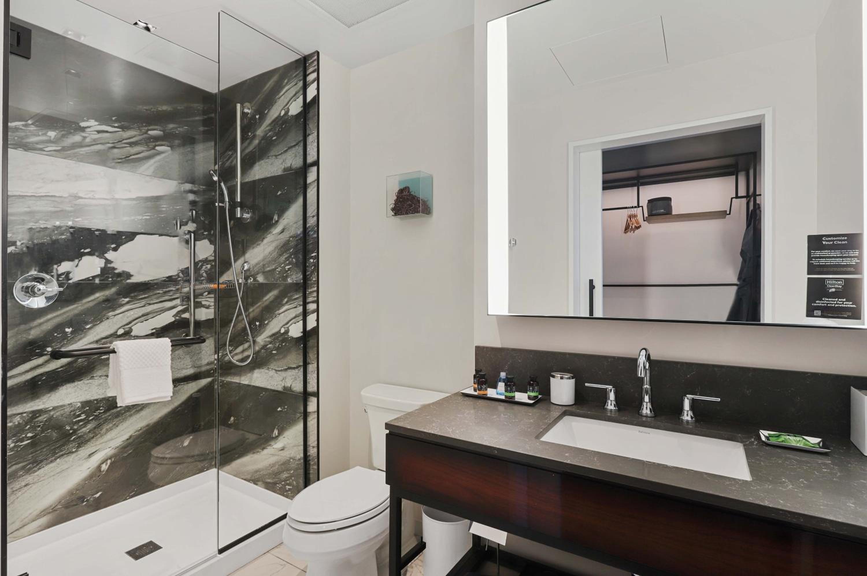 King Room - Hearing Access - Photo 4